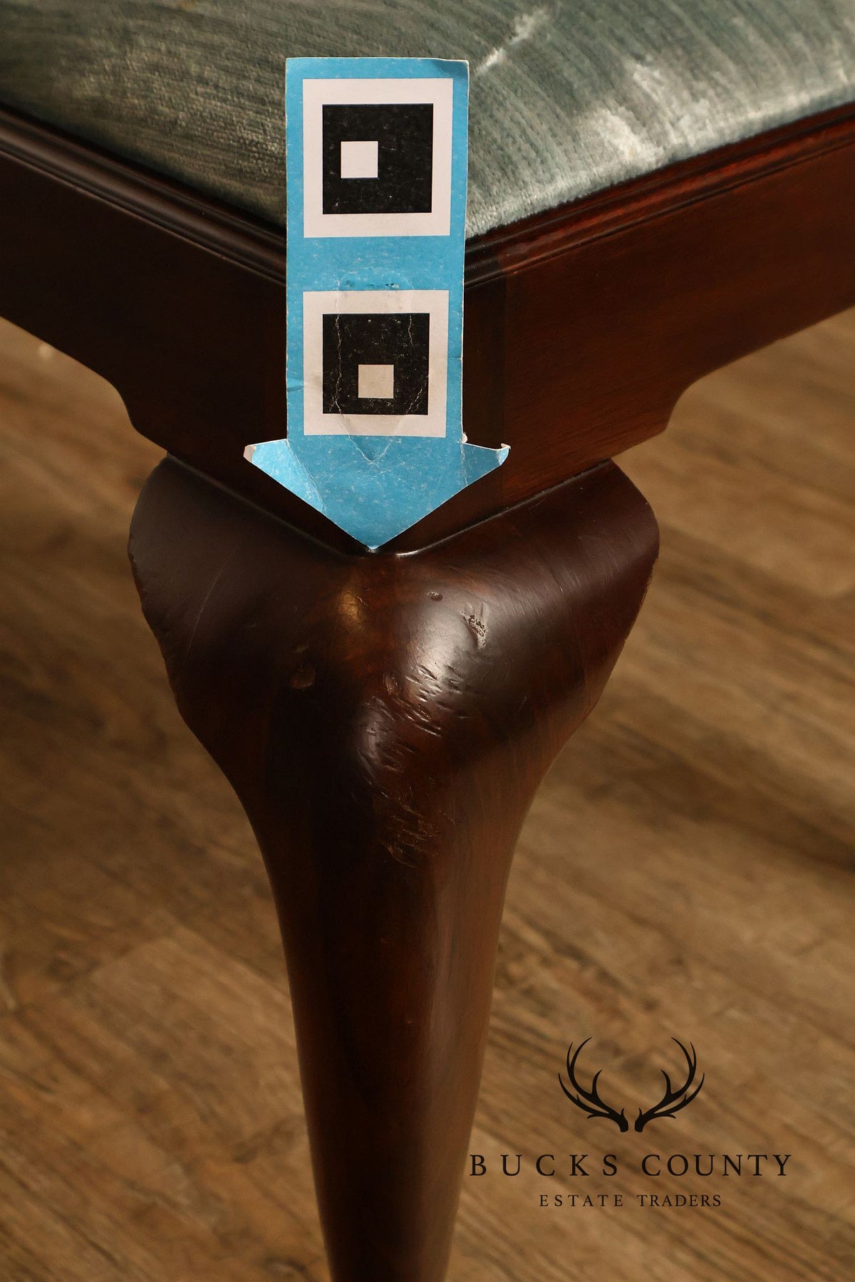 Henkel-Harris Set Of Eight Mahogany Queen Anne Dining Chairs
