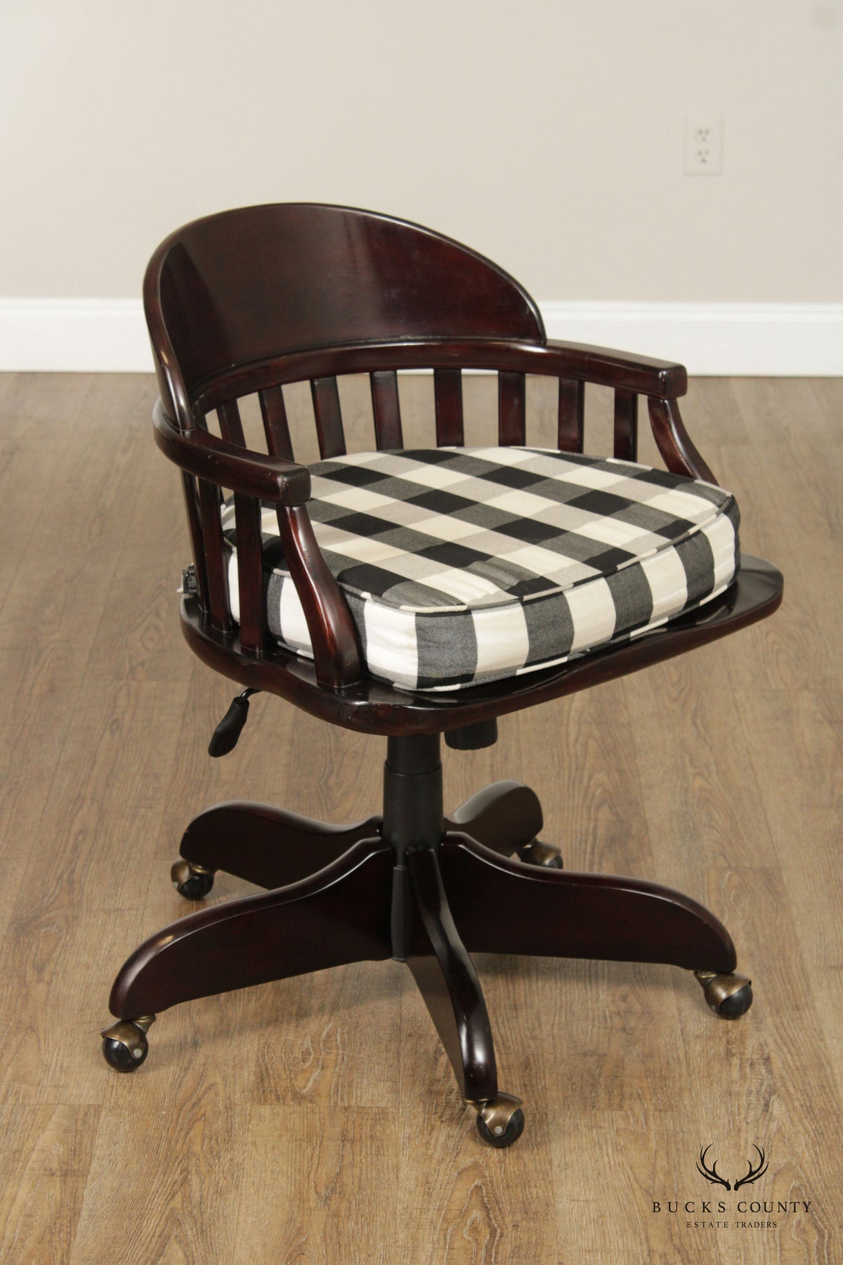 Adjustable Rolling Banker's Office Chair