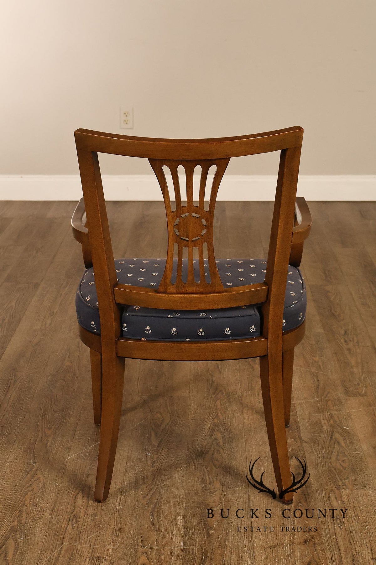 Henredon Gustavian Style Walnut Set Of 6 Dining Chairs With Rosette Backs