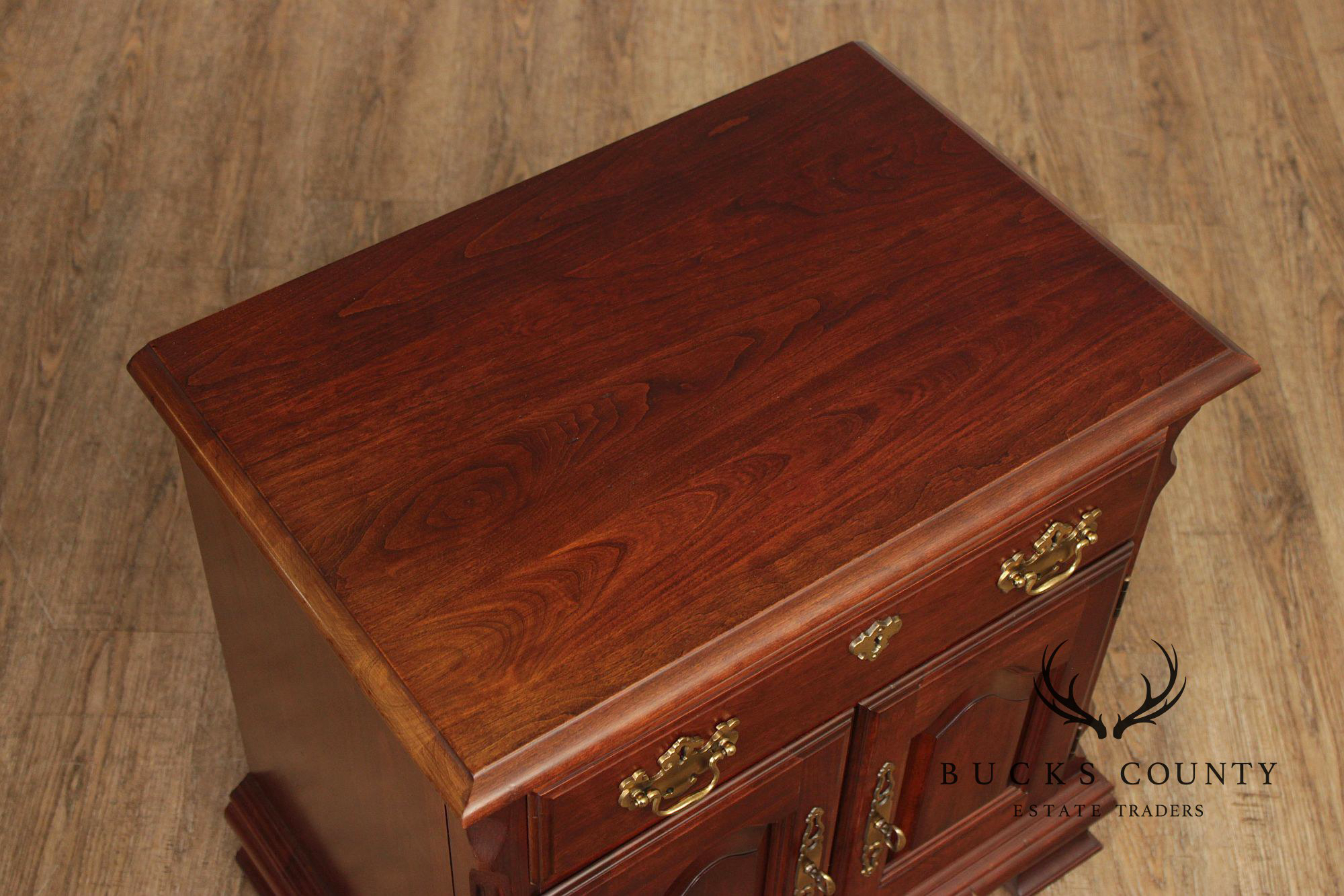 Pennsylvania House Traditional Pair Of Cherry Nightstands