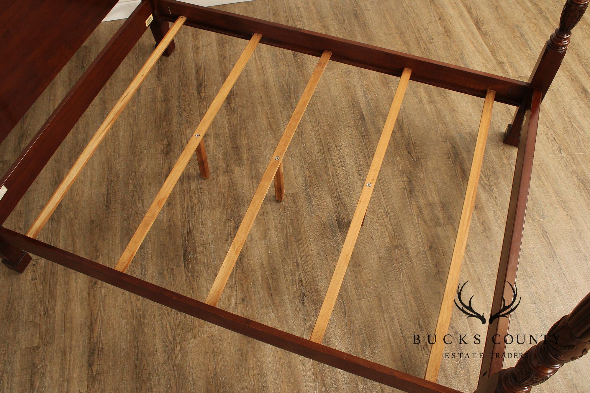 Ethan Allen 'Georgian Court' Cherry Rice Carved Queen  Size Poster Bed