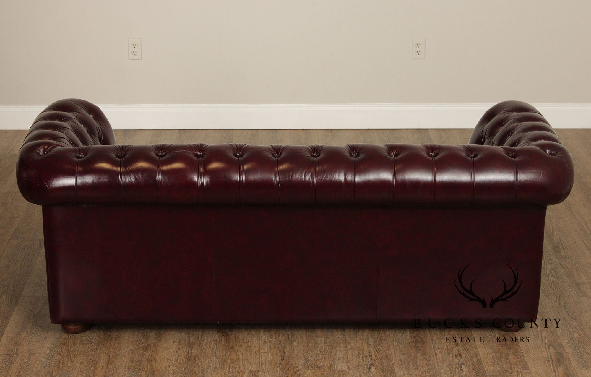 Quality Tufted Leather Vintage Chesterfield Style Sofa