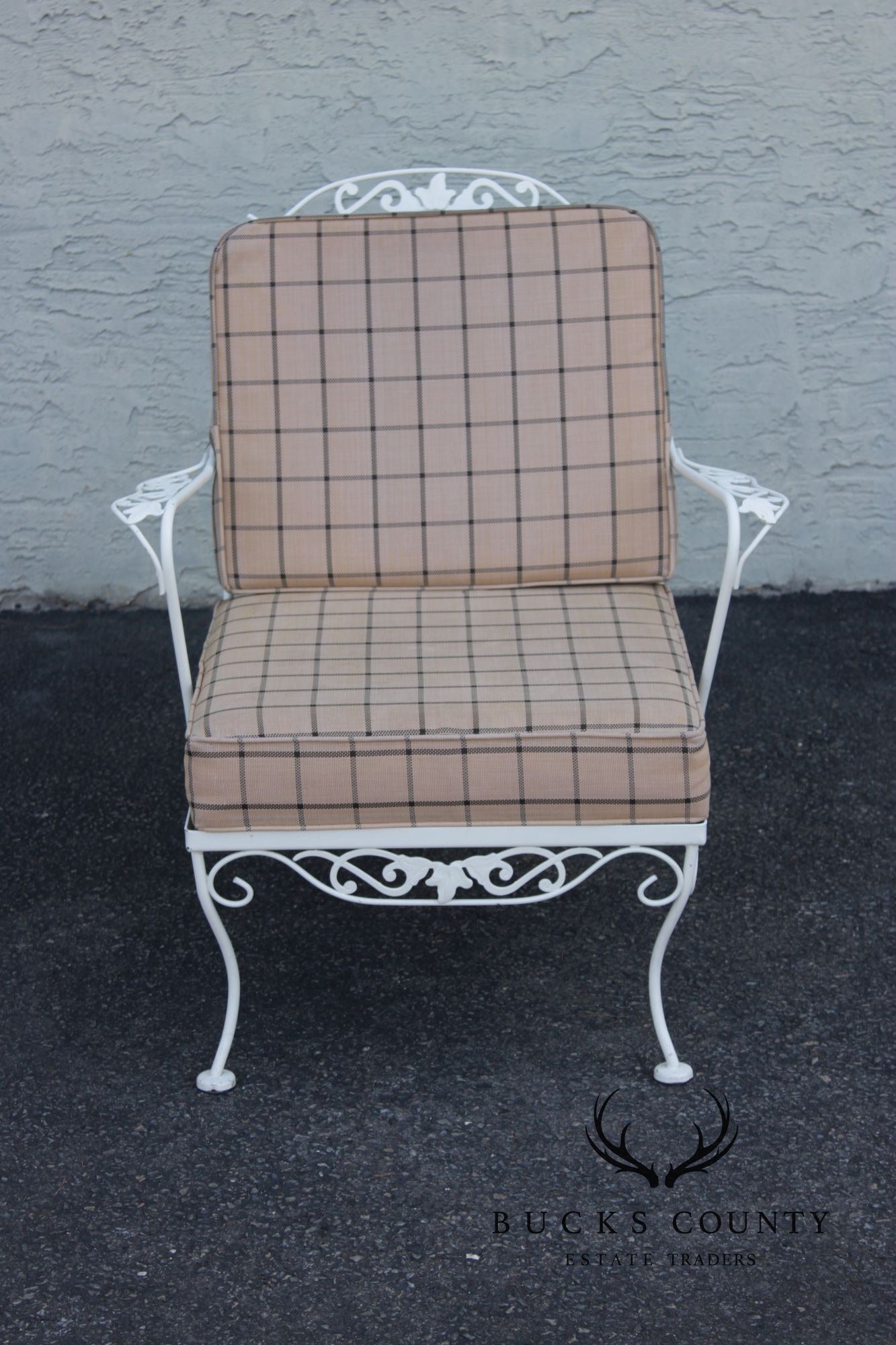 Vintage Pair of Wrought Iron Outdoor Patio Lounge Chairs
