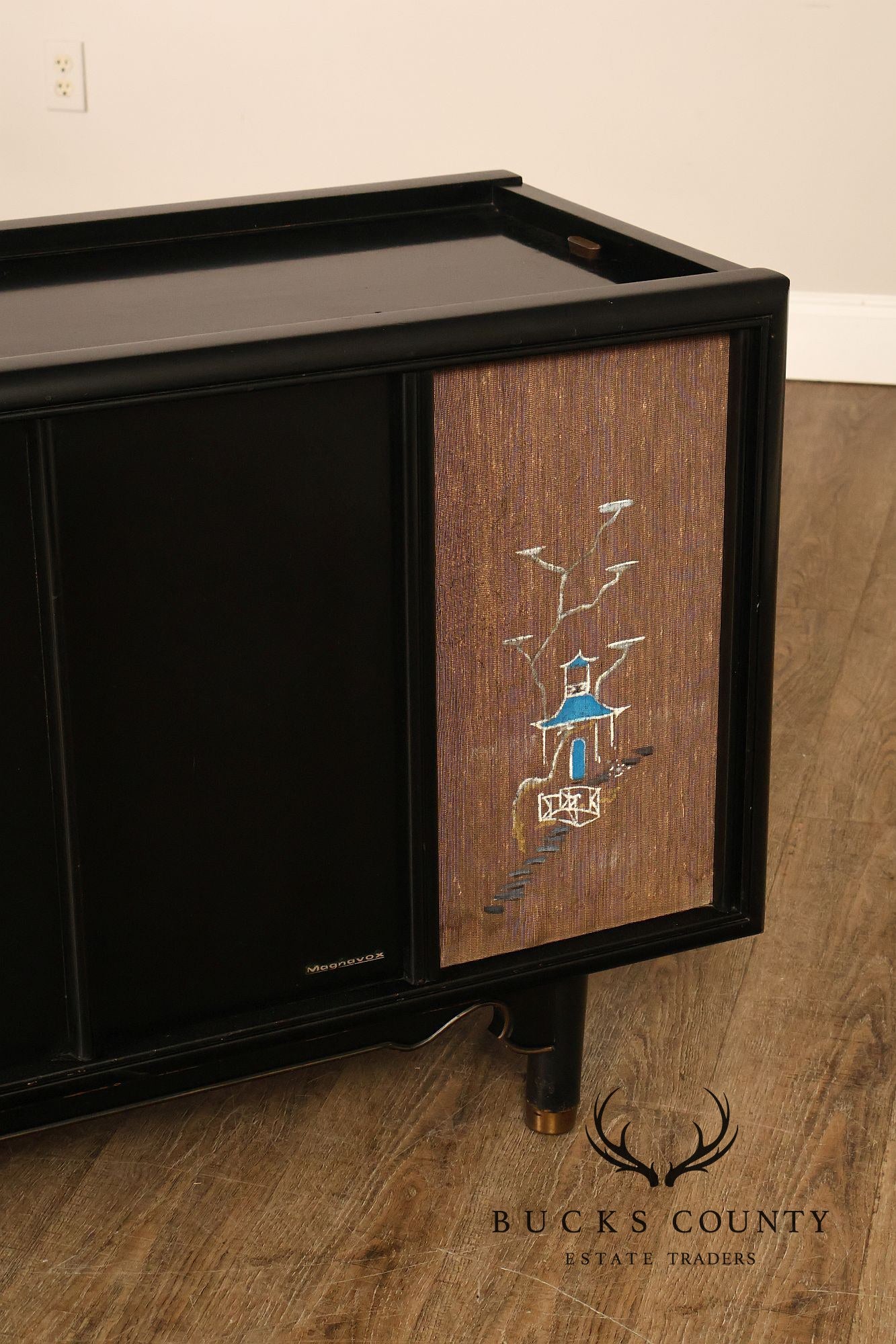 Magnavox Ebony Asian Influence Stereo Turntable Radio Console Table