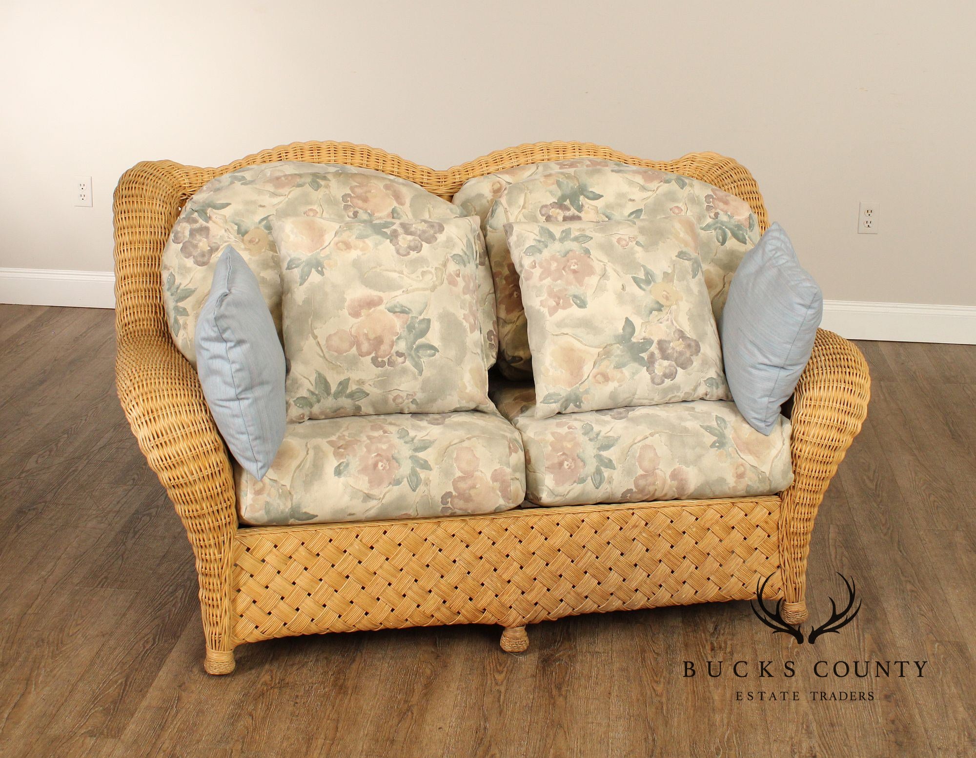 Quality Vintage Wicker Loveseat Sofa