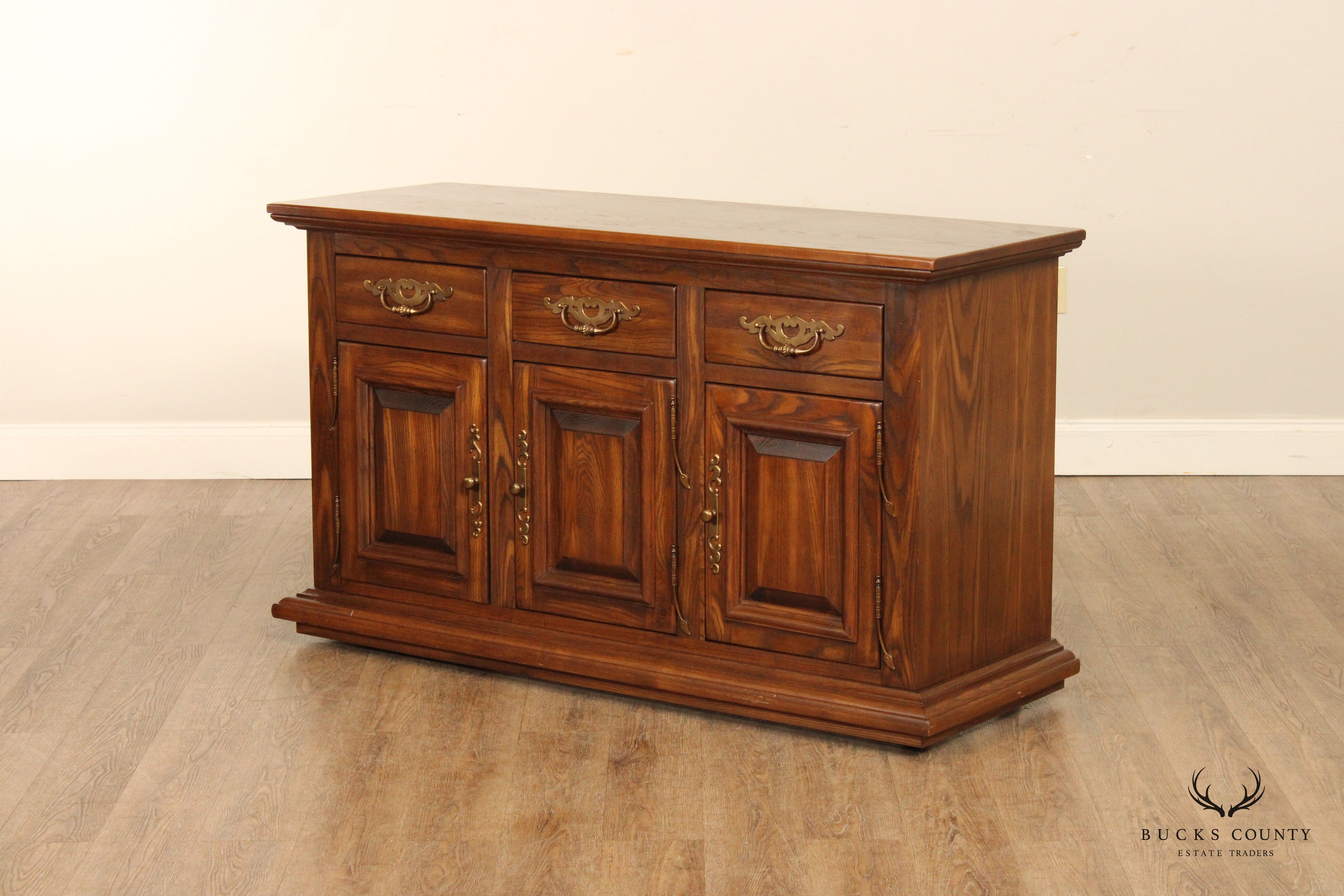 Heywood Wakefield Vintage Colonial Revival Traditional Oak Sideboard