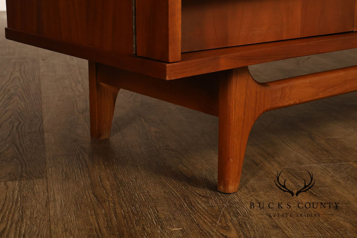 Young Manufacturing Mid Century Modern Walnut Sideboard