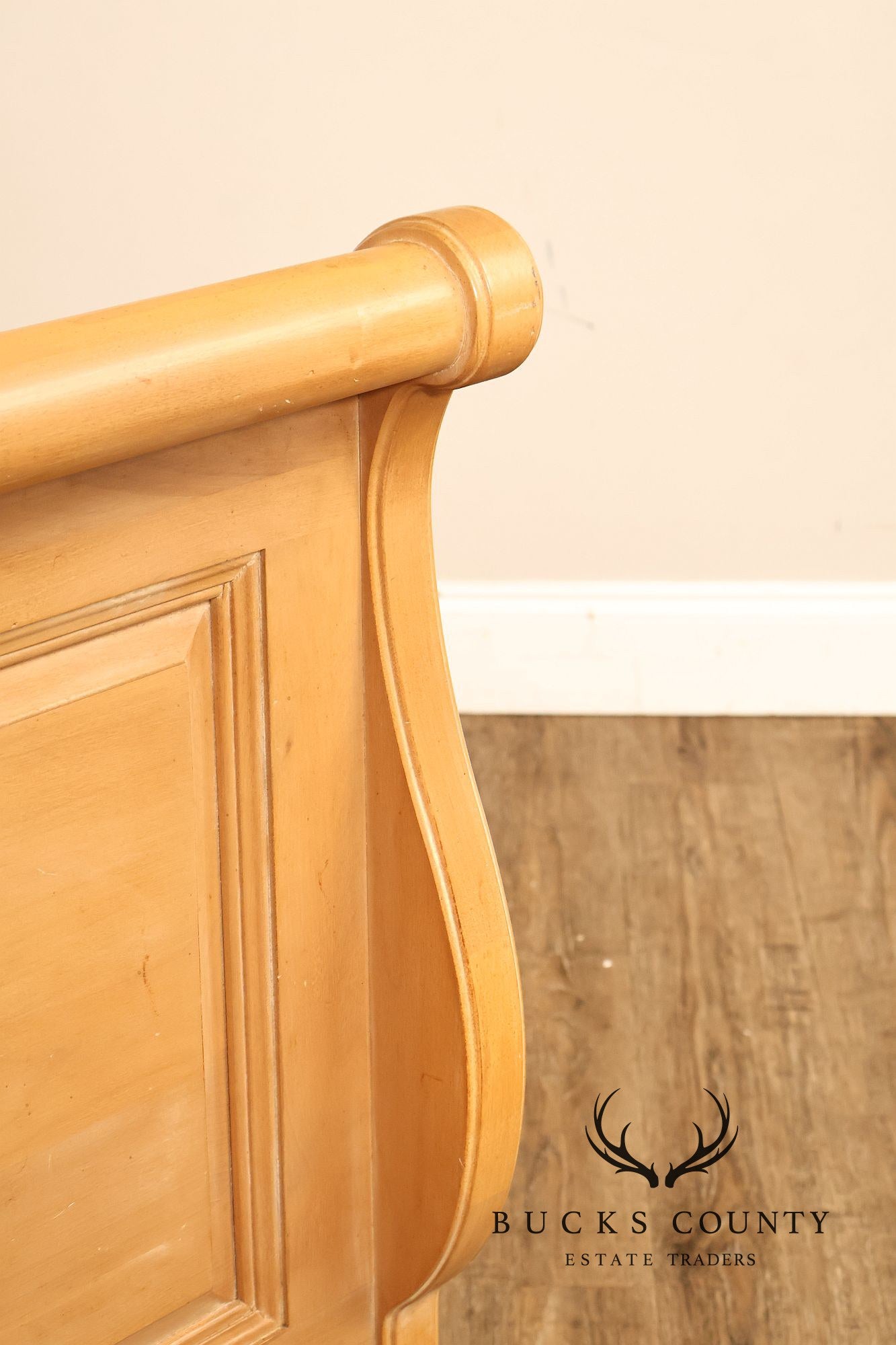 Ethan Allen 'Country French' Queen Sleigh Bed