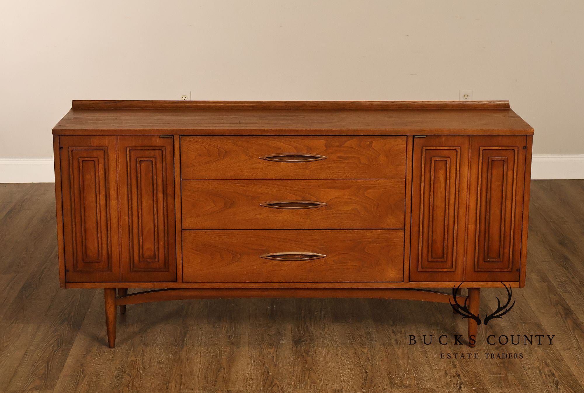 Broyhill 'Sculptra' Mid Century Modern Walnut Sideboard