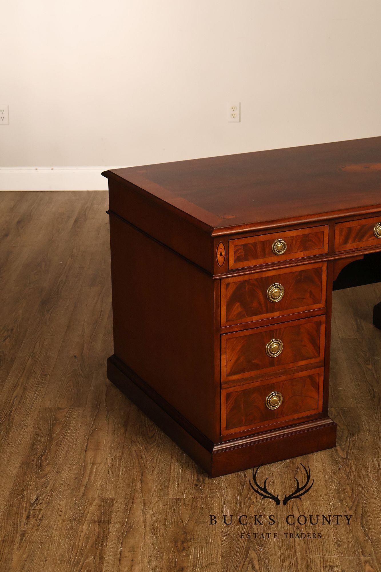 Hekman Traditional Mahogany Inlaid Seven Drawer Executive Desk