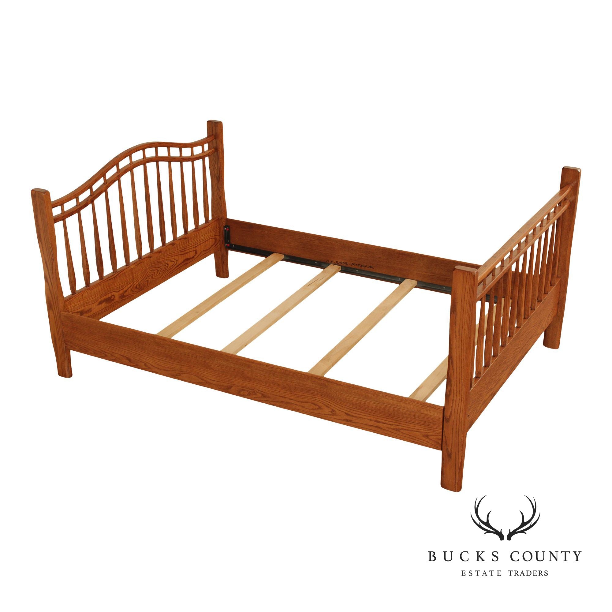 Hunt Country Furniture Farmhouse Style Oak Spindle Full-Size Bed