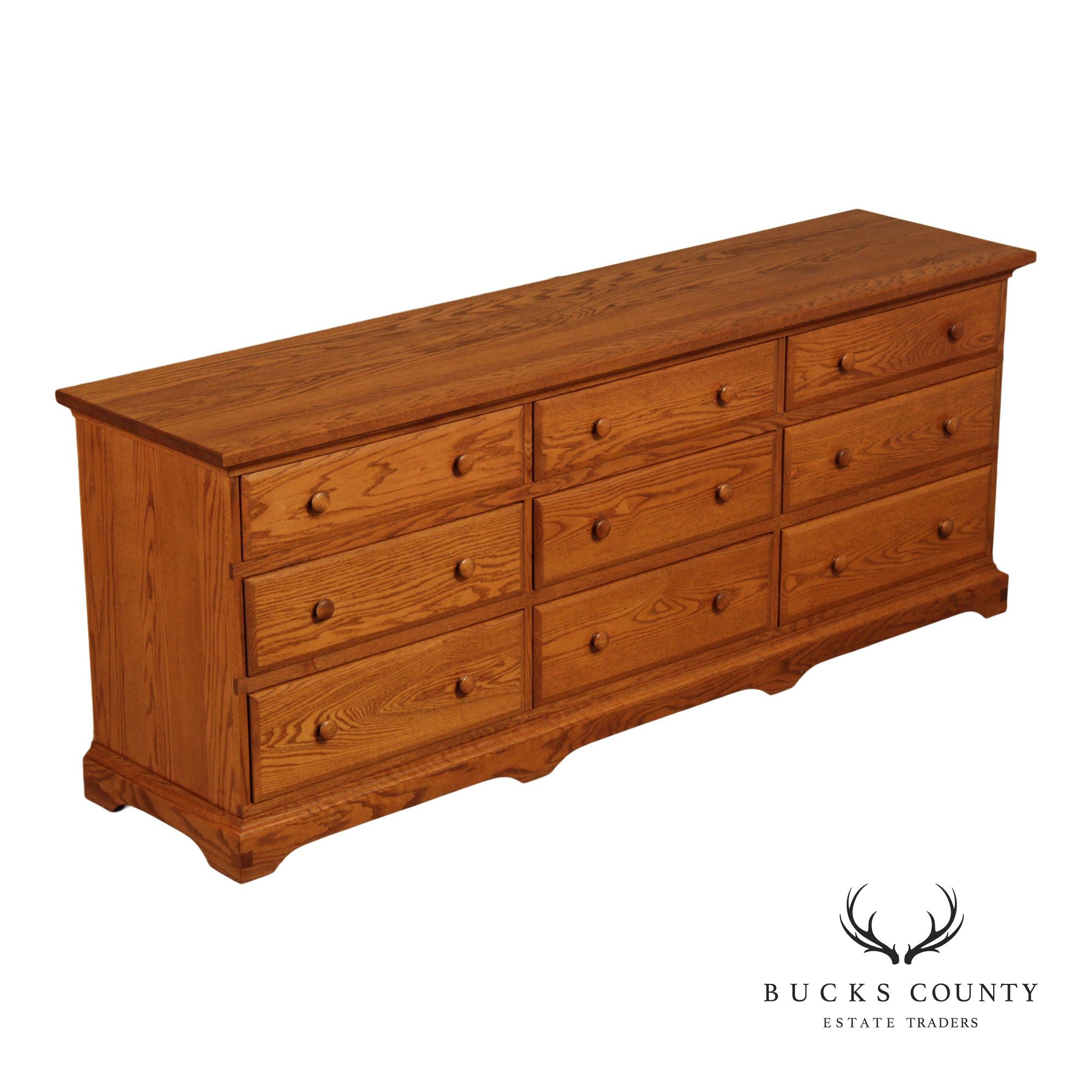 Hunt Country Furniture Country Style Oak Nine-Drawer Dresser