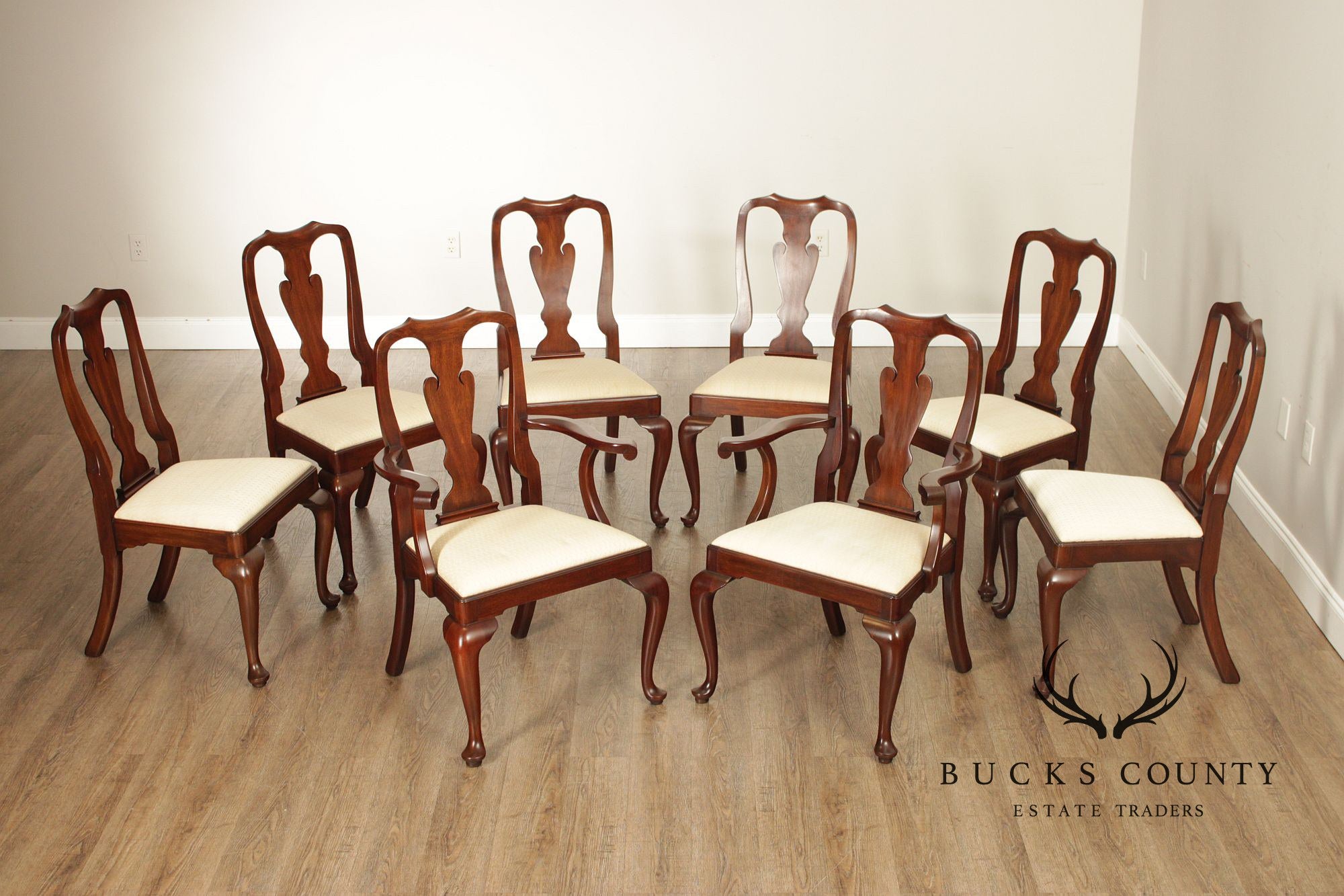 Henkel Harris Queen Anne Style Set of Eight Mahogany Dining Chairs