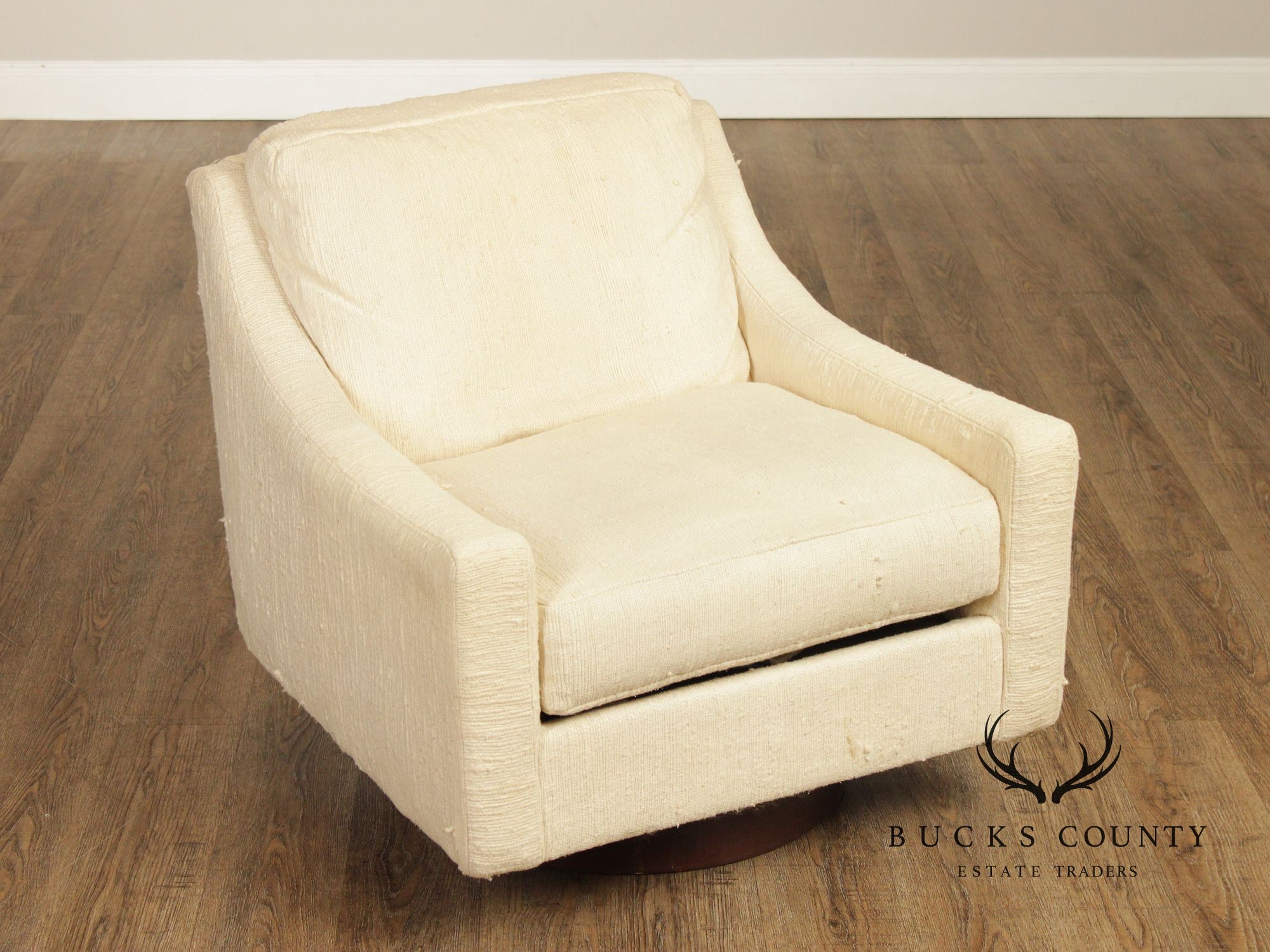 Selig Mid Century Modern Swivel Lounge Chair