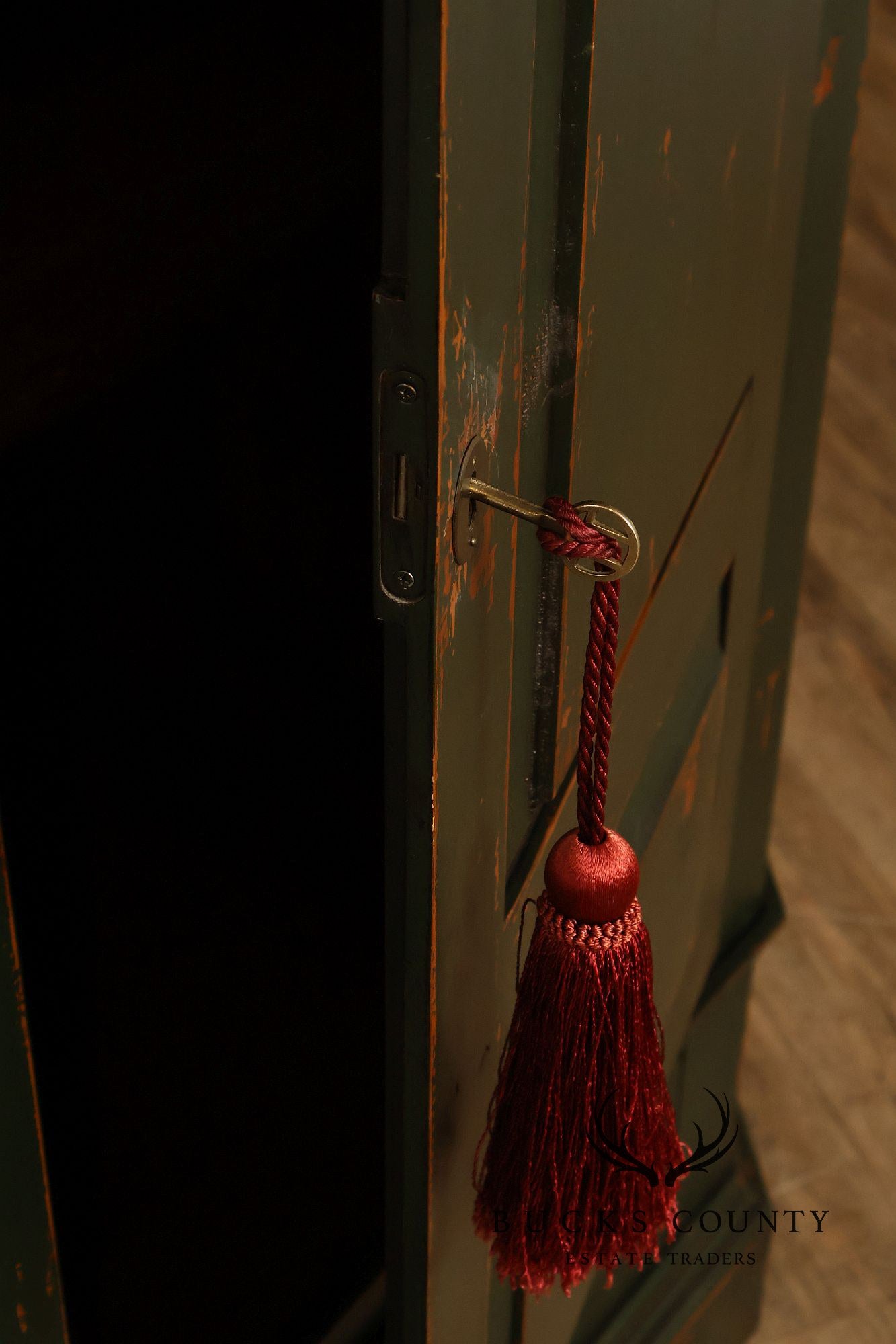 American Country Primitive Style Painted Linen Cabinet