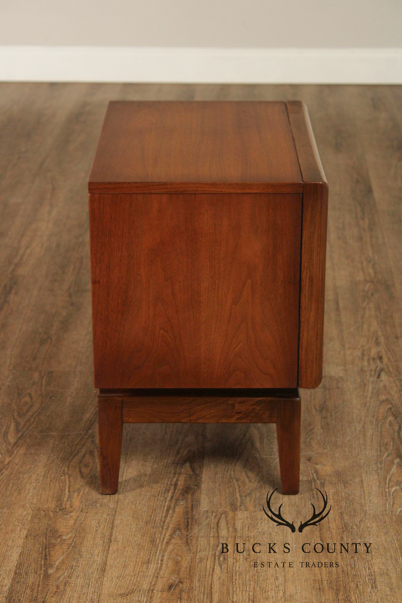 United Furniture Mid Century Modern Pair of Walnut Diamond Front Nightstands