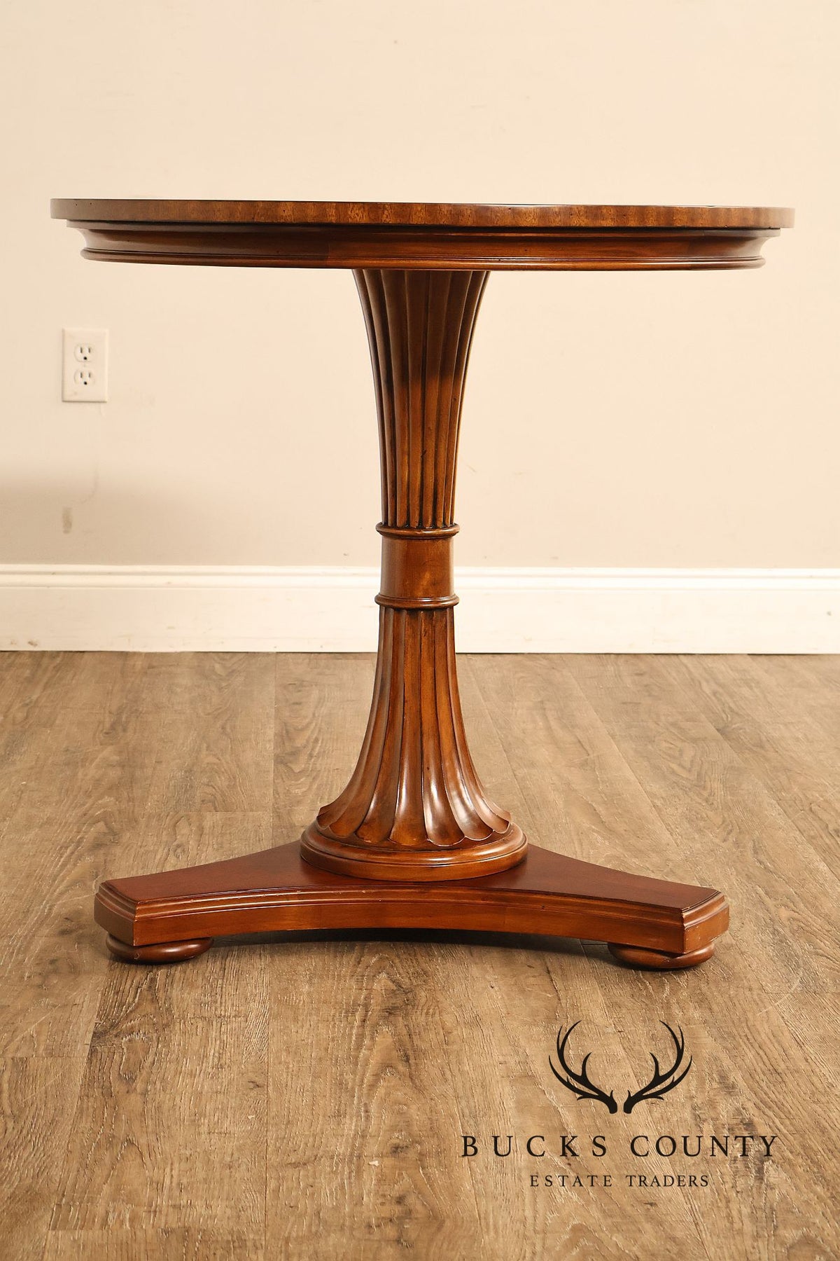 Ethan Allen Townhouse Collection Inlaid Pedestal Side Table