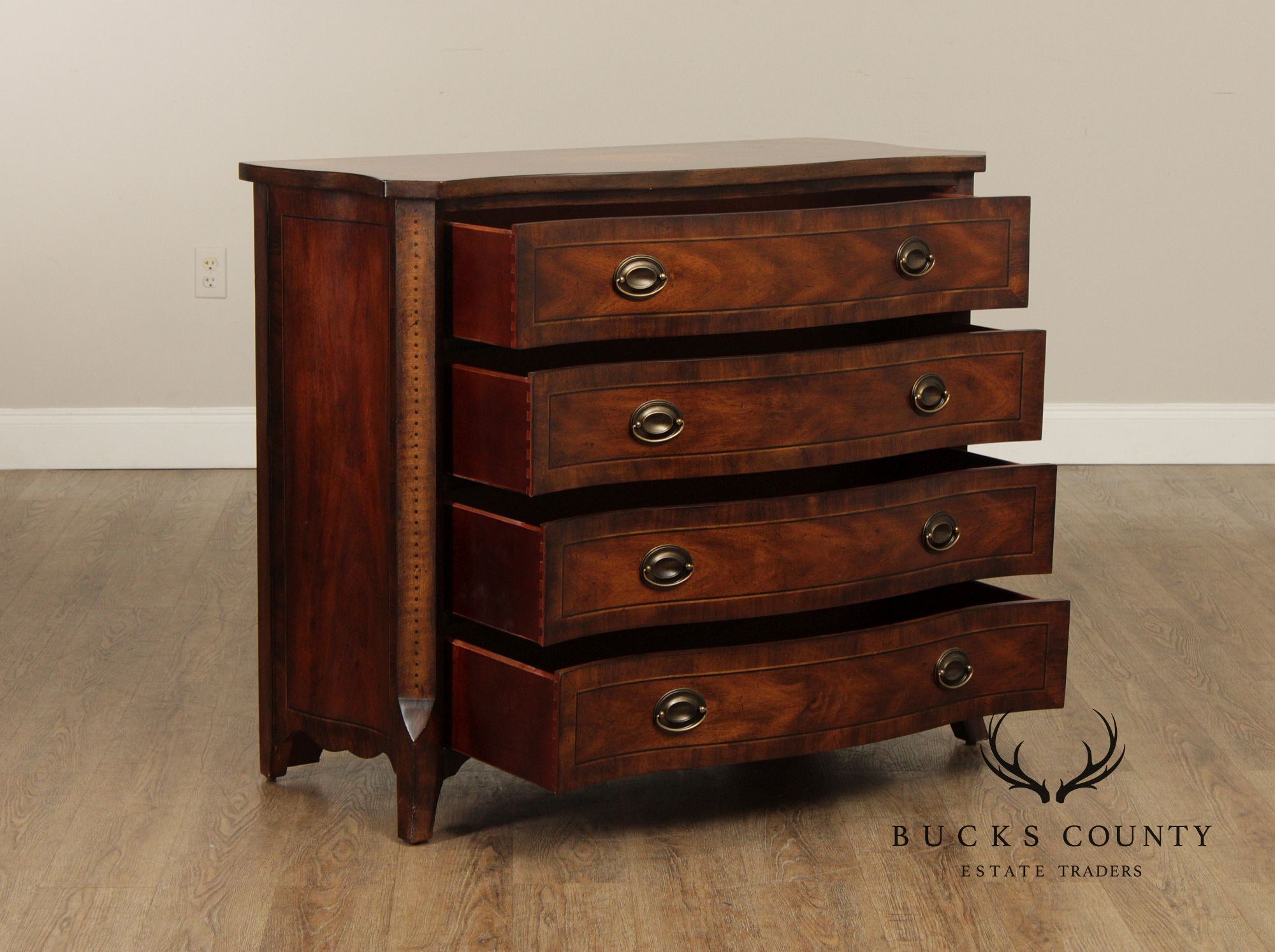 Hooker Furniture Hepplewhite Style Mahogany Chest of Drawers