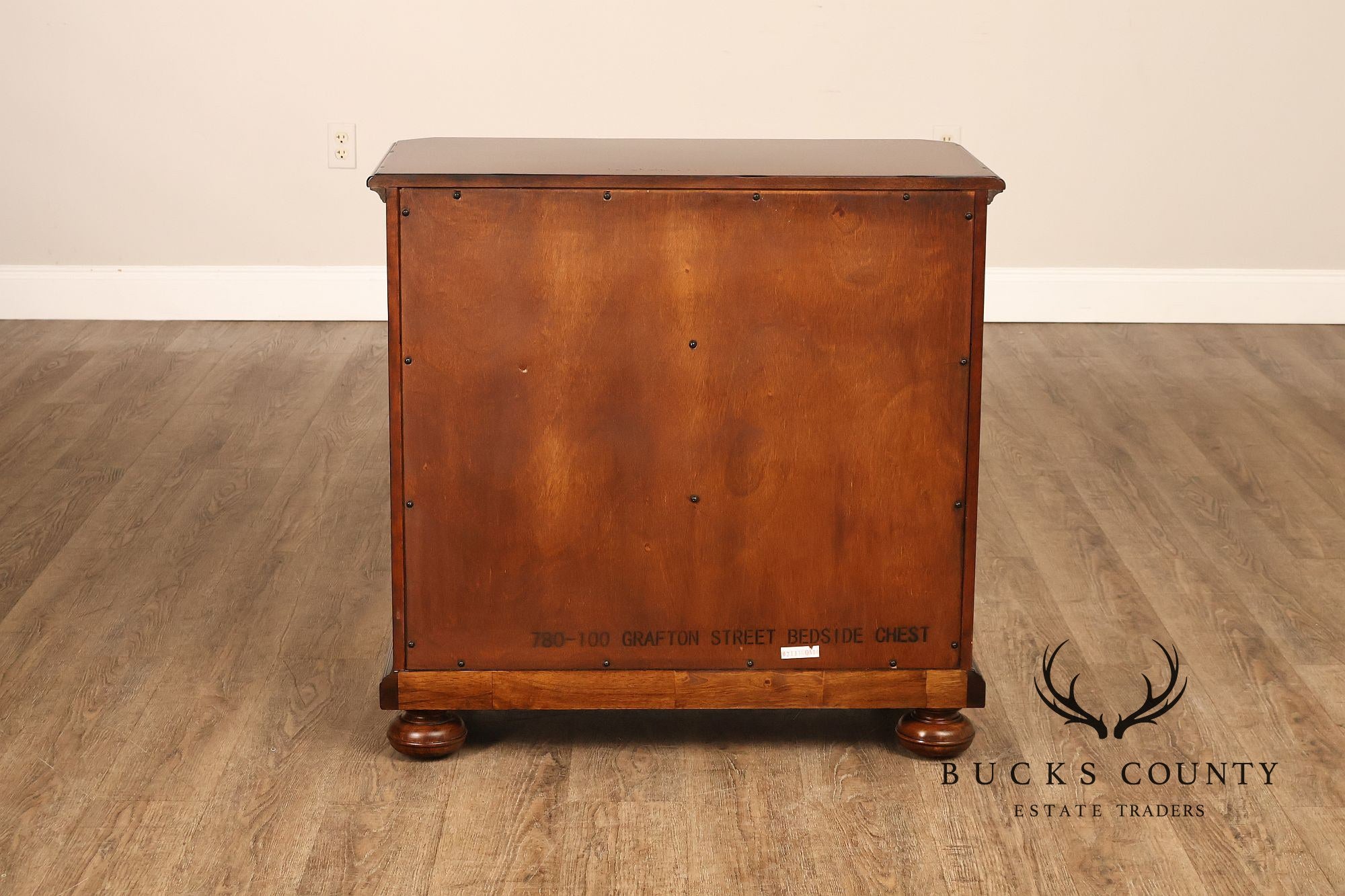 Grafton Street Mahogany Pair of Bedside Chests Nightstands