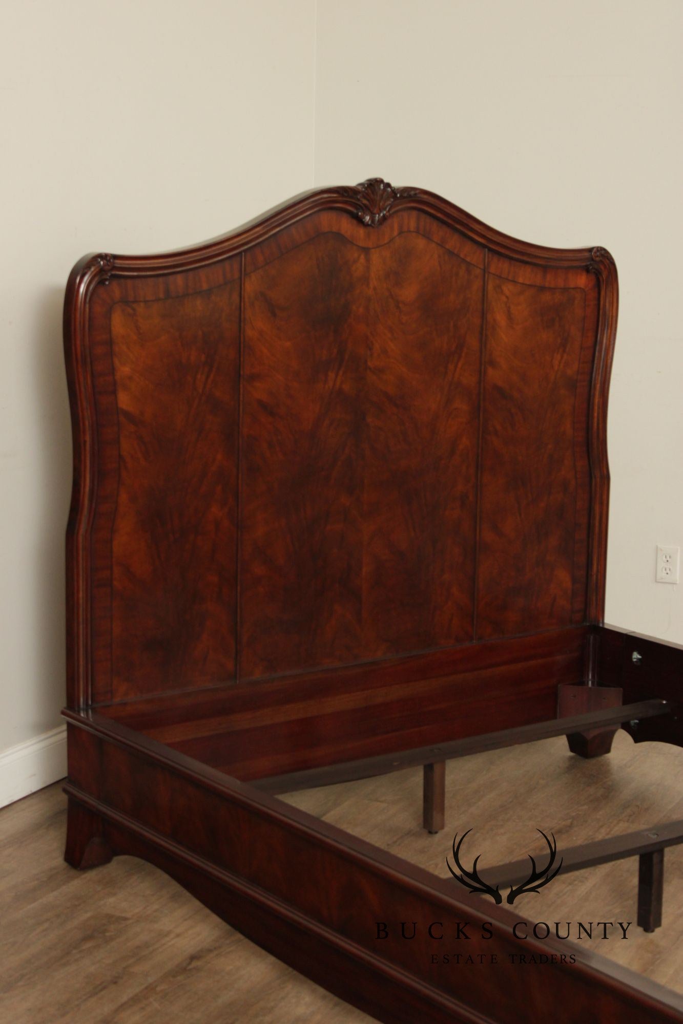 Henredon Rococo Style Mahogany Queen Bedframe