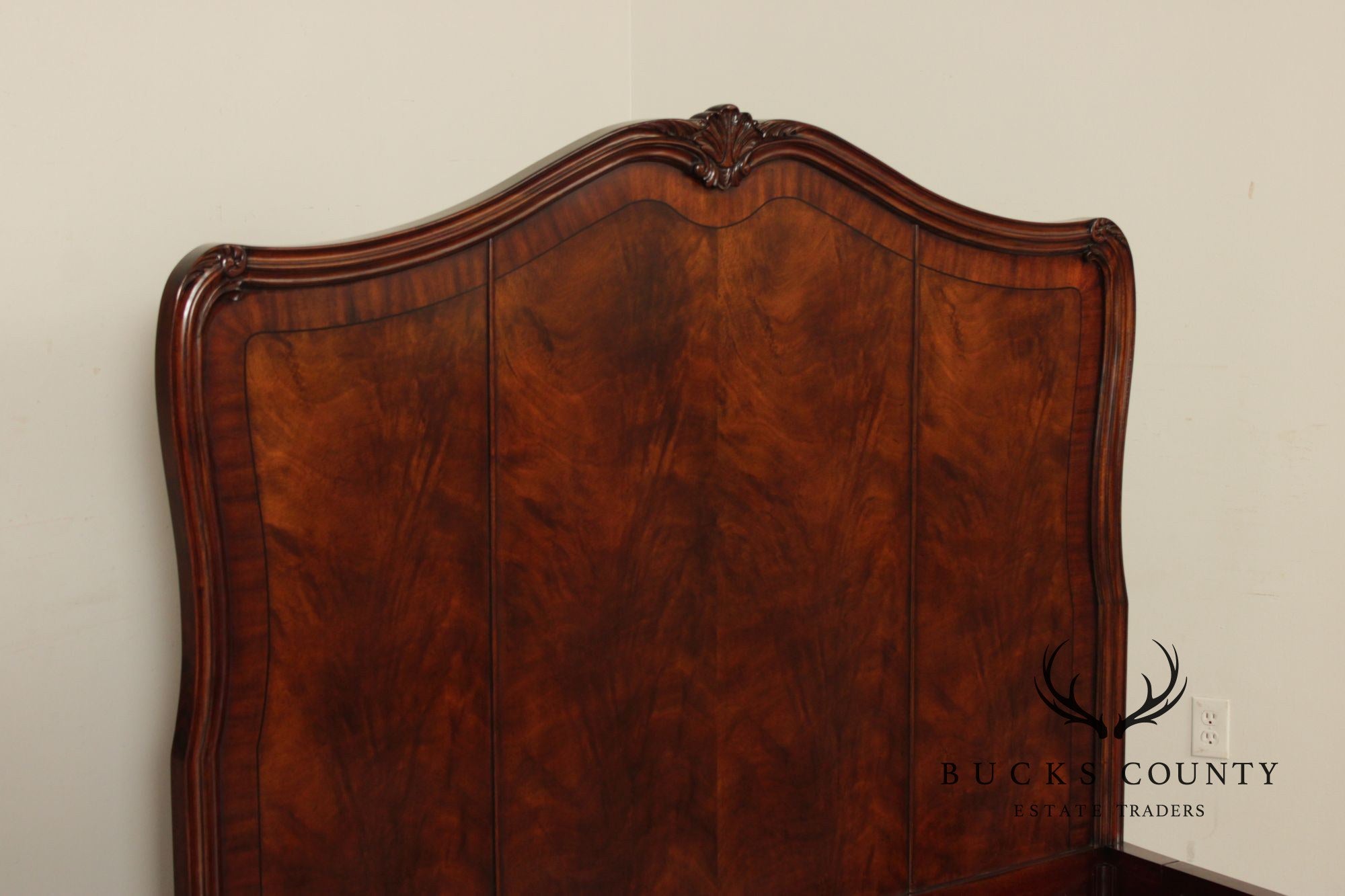 Henredon Rococo Style Mahogany Queen Bedframe