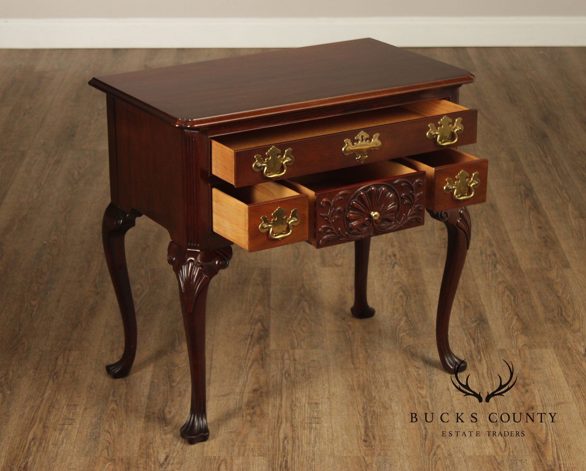 Councill Craftsmen Georgian Style Mahogany Shell Carved Lowboy