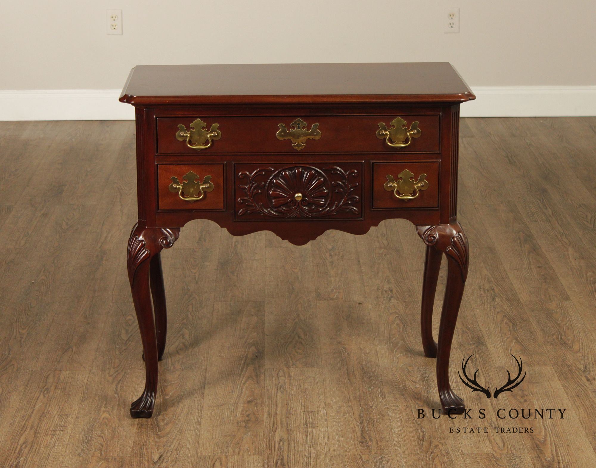 Councill Craftsmen Georgian Style Mahogany Shell Carved Lowboy