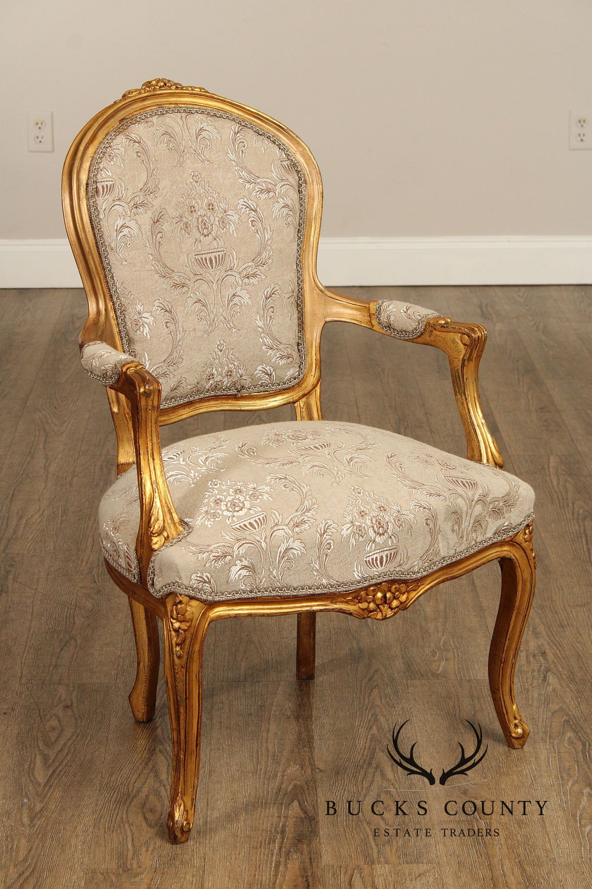 French Louis XV Style Pair of Giltwood Fauteuil Armchairs