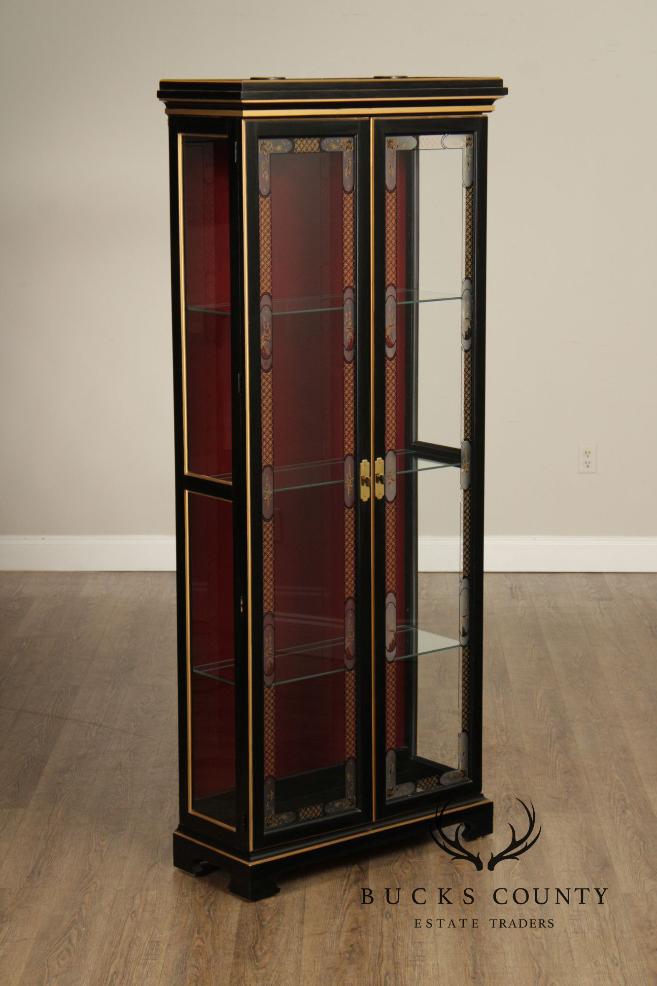 American Of Martinsville Chinoiserie Black Lacquer Lighted Curio Display Cabinet With Glass Shelves