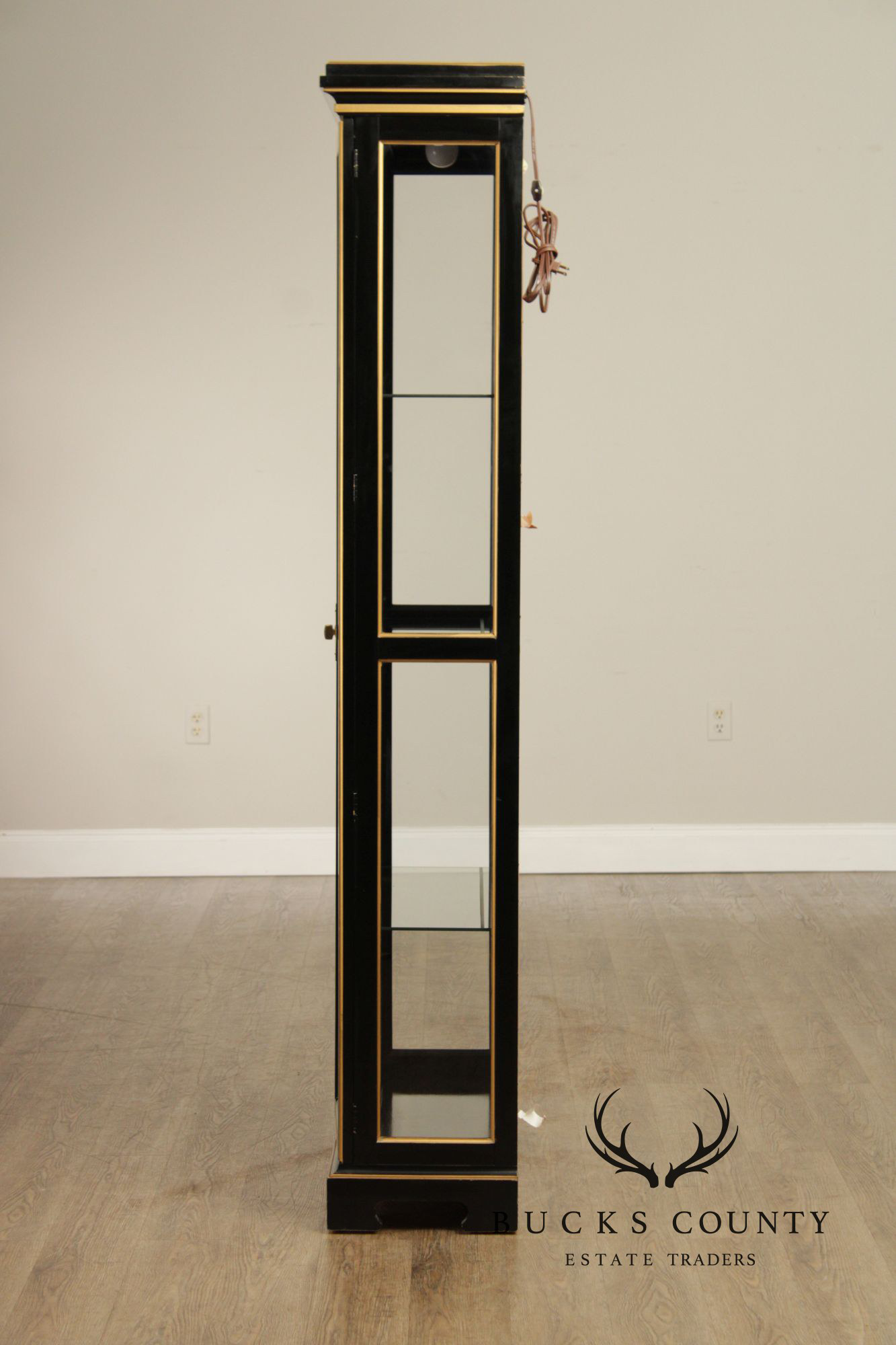 American Of Martinsville Chinoiserie Black Lacquer Lighted Curio Display Cabinet With Glass Shelves