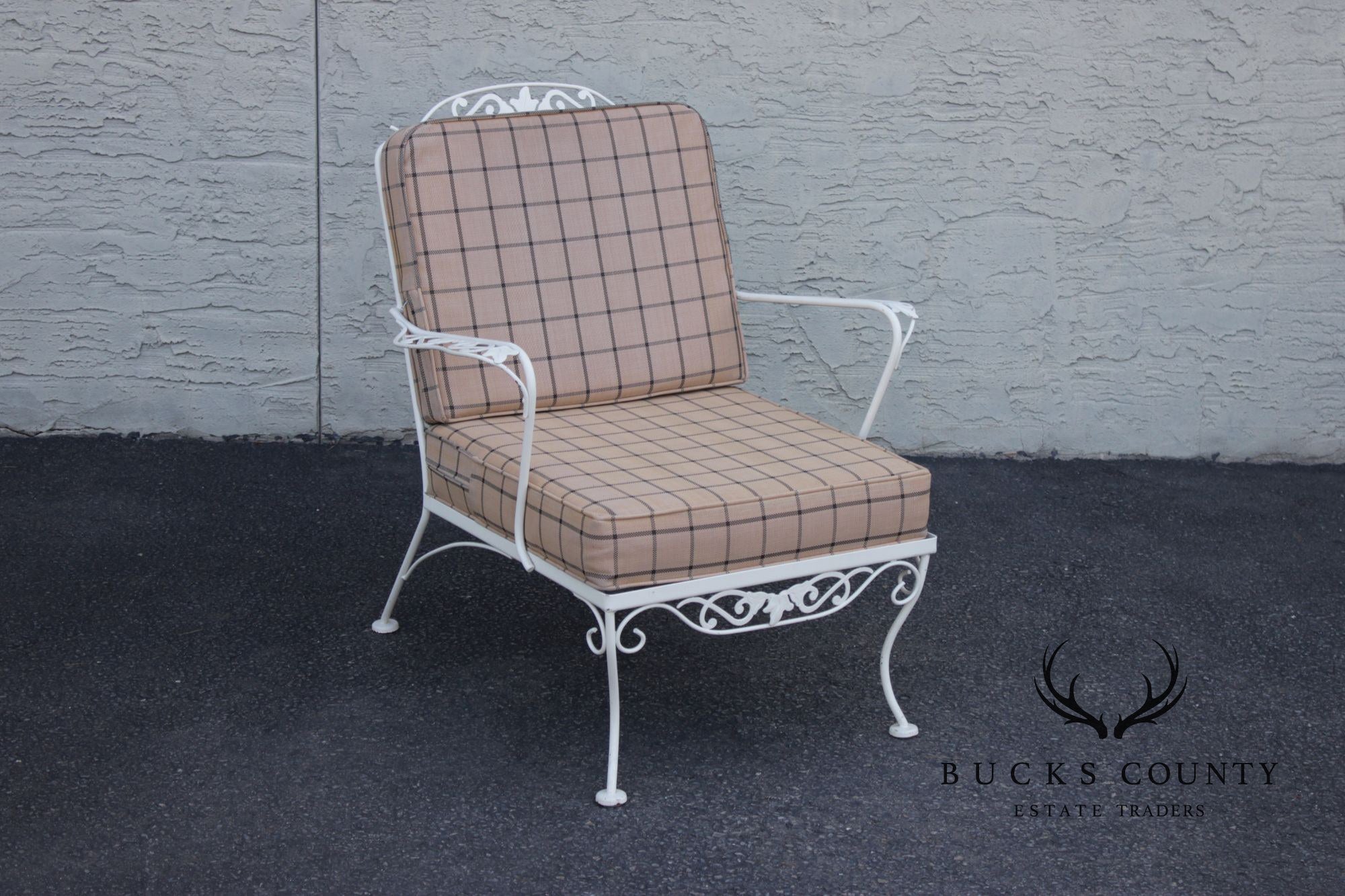 Vintage Pair of Wrought Iron Outdoor Patio Lounge Chairs