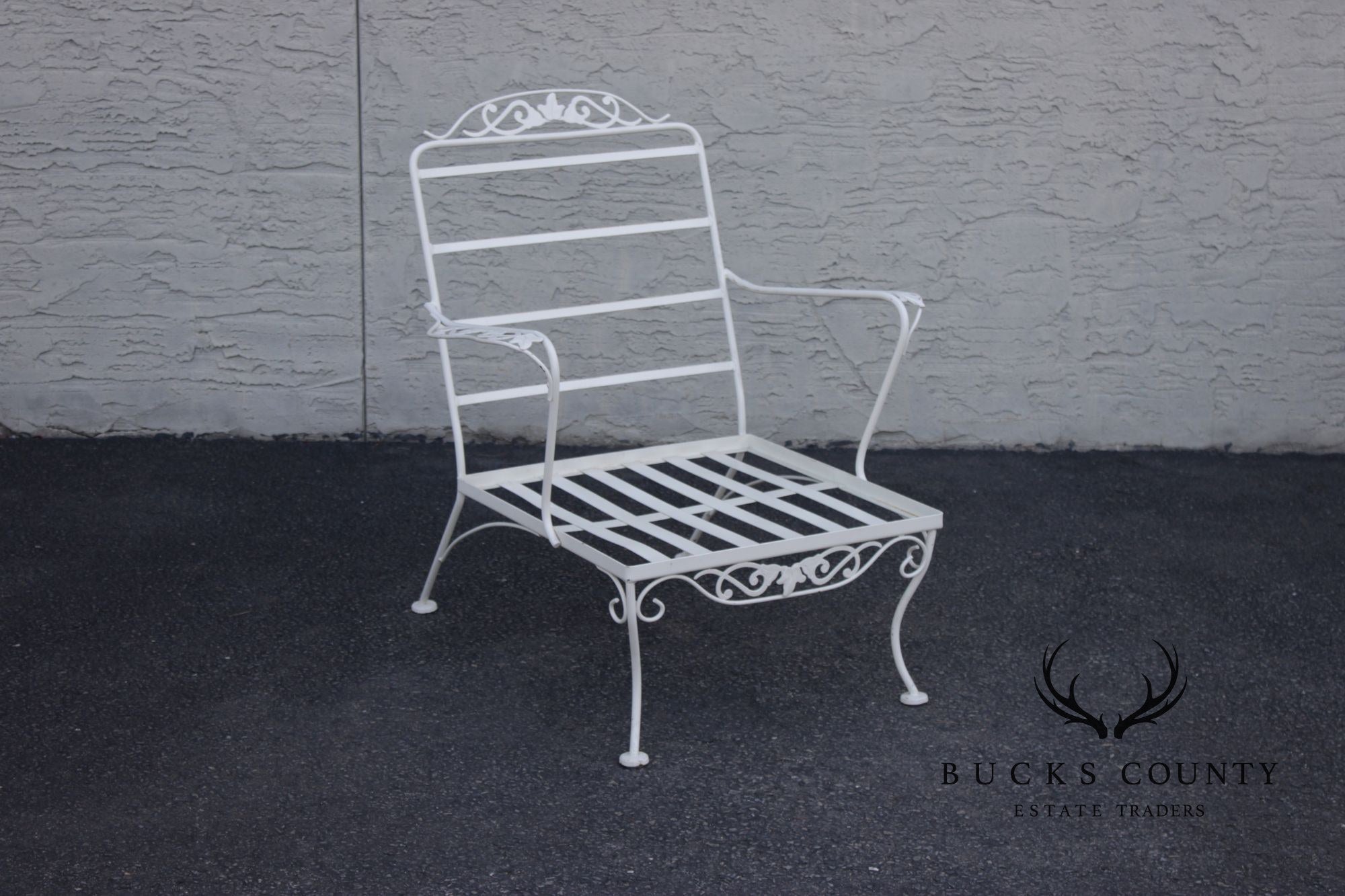 Vintage Pair of Wrought Iron Outdoor Patio Lounge Chairs