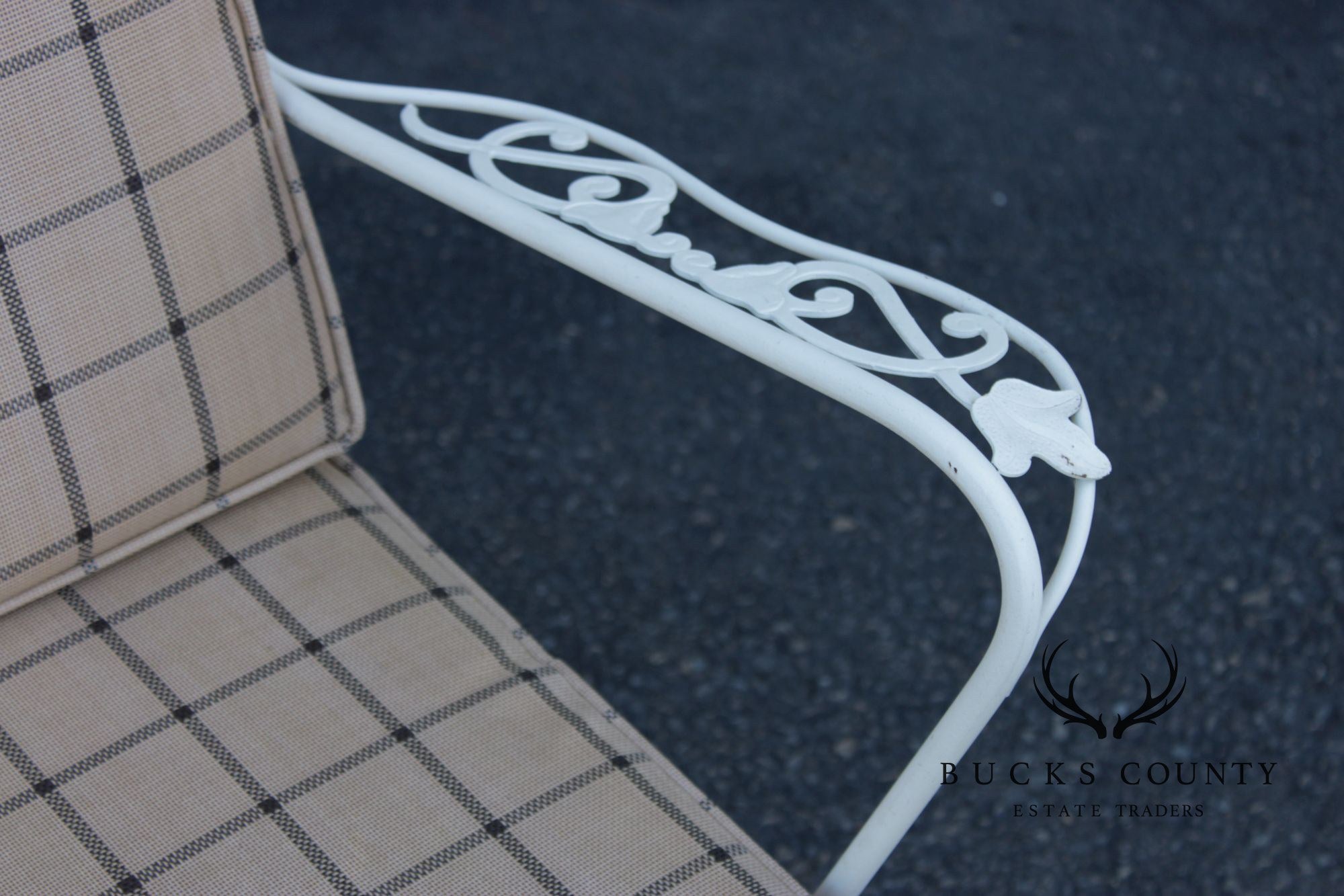 Vintage Pair of Wrought Iron Outdoor Patio Lounge Chairs