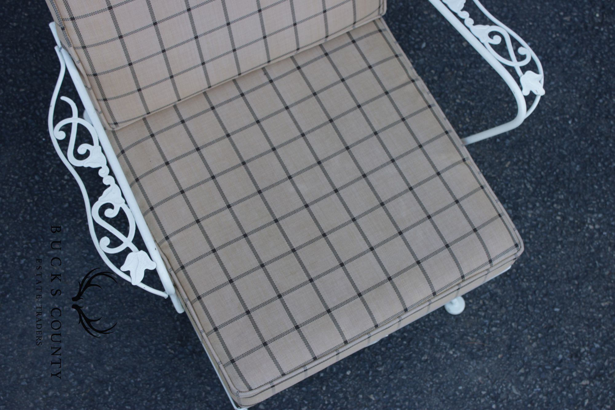 Vintage Pair of Wrought Iron Outdoor Patio Lounge Chairs