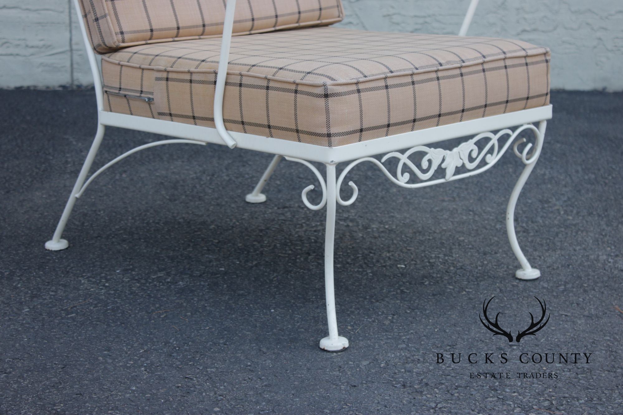 Vintage Pair of Wrought Iron Outdoor Patio Lounge Chairs