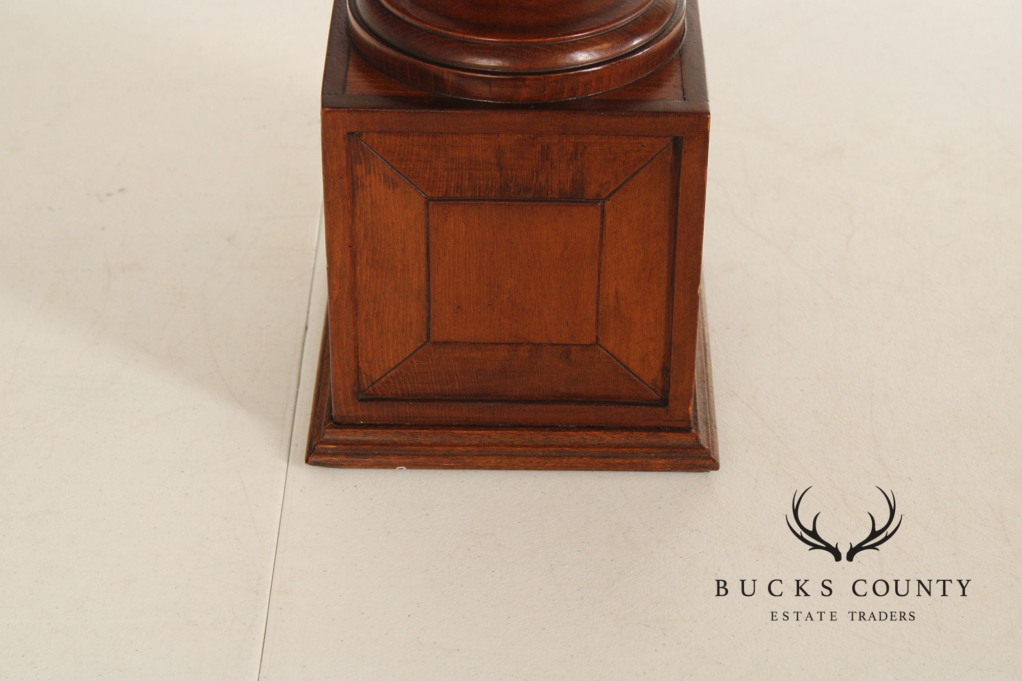 Federal Style Pair of Carved Wood Eagle Table Lamps