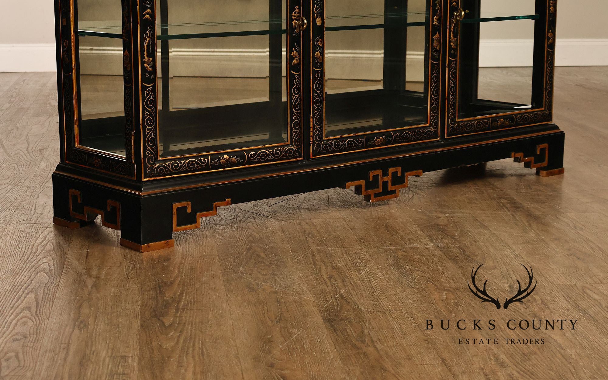 Drexel Heritage Et Cetera Chinoiserie Black Lacquer Pagoda Top Lighted Display China Cabinet