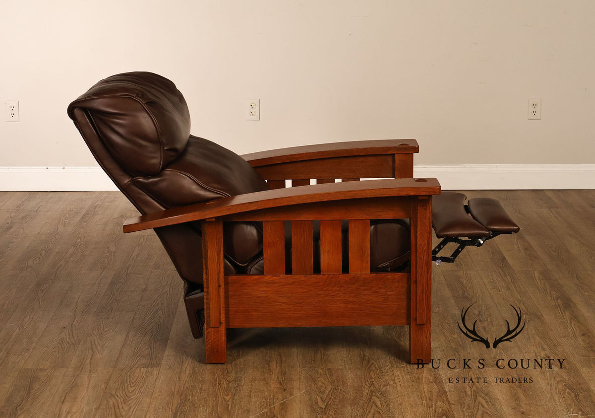 Stickley Mission Collection Pair of Bustle Back Bow Arm Morris Recliners