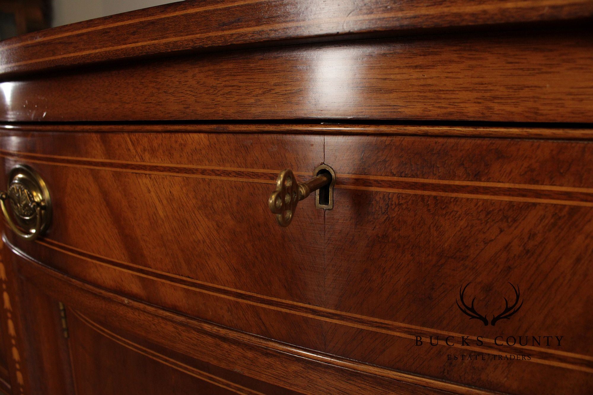 Biggs Furniture Vintage Federal Style Inlaid Mahogany Sideboard