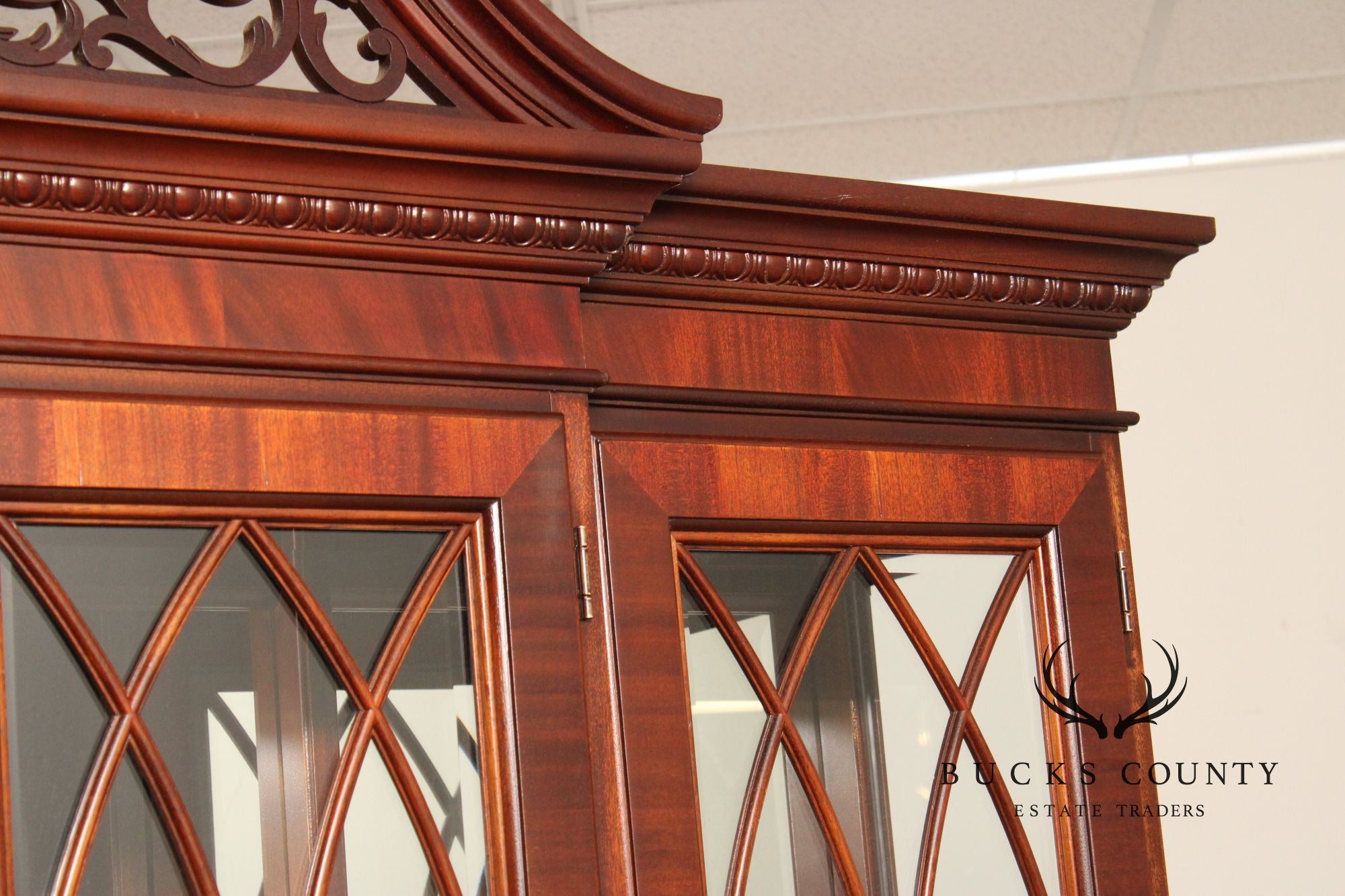 Ethan Allen '18th Century Mahogany' Breakfront Bookcase