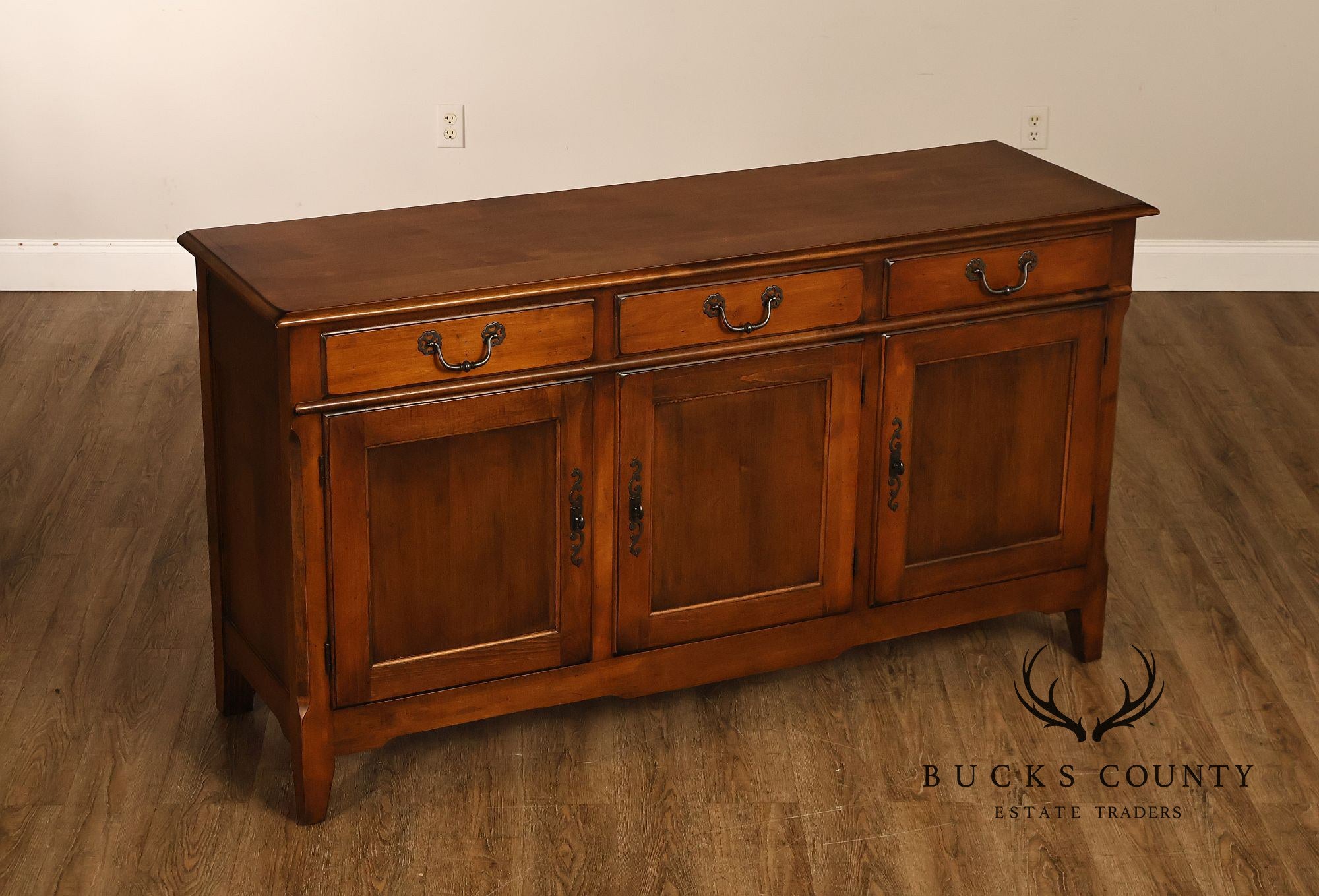 Vintage Pennsylvania House Villas Collection Maple Buffet Sideboard