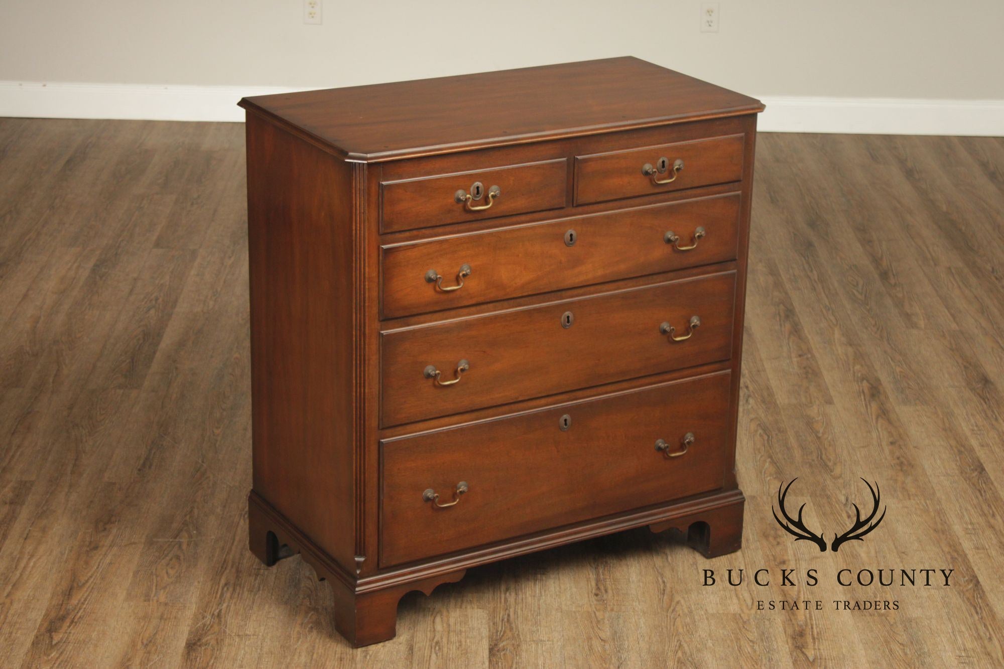 Kittinger Georgian Style Colonial Williamsburg Mahogany Chest Of Drawers