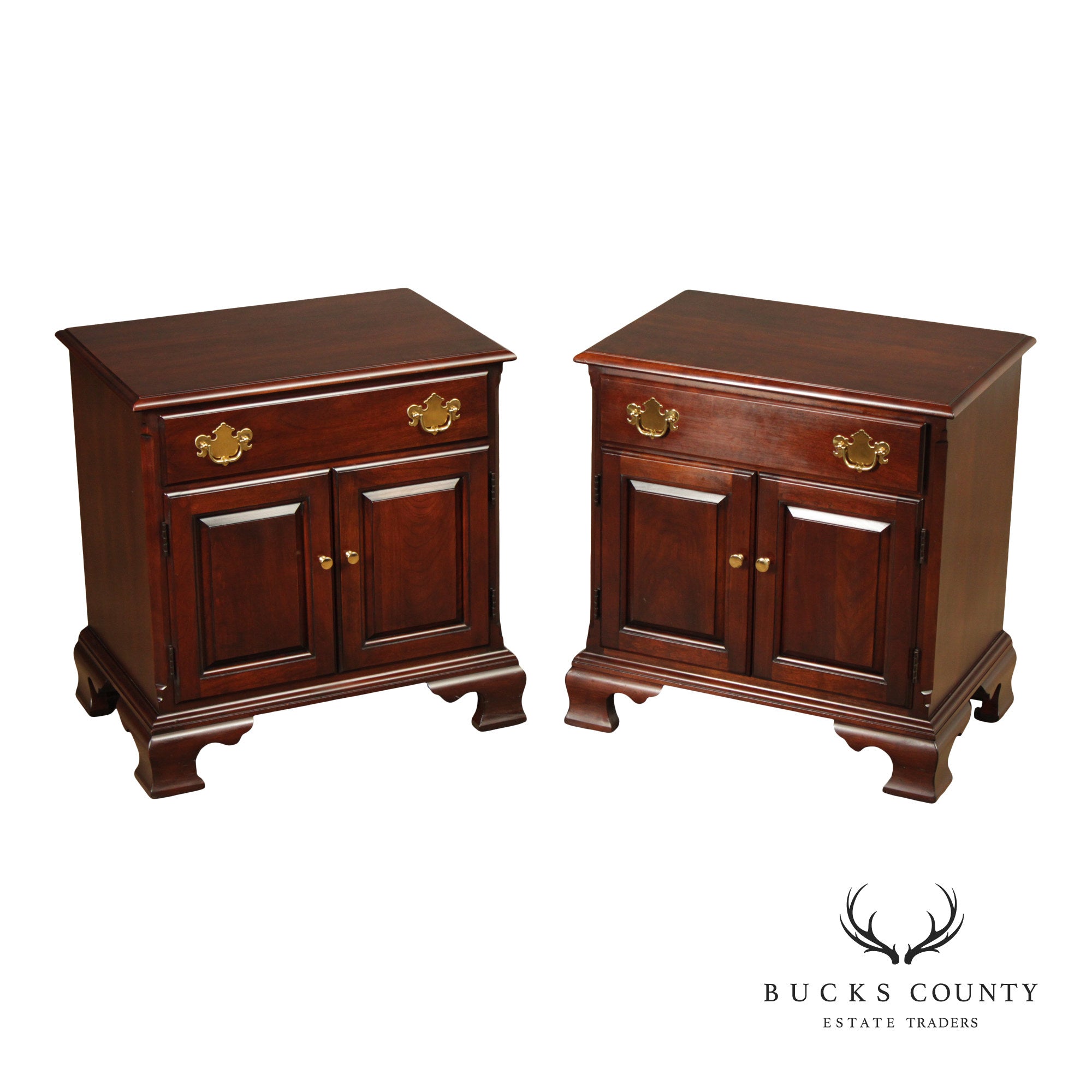 Statton Pair Of Old Towne Cherry Nightstands