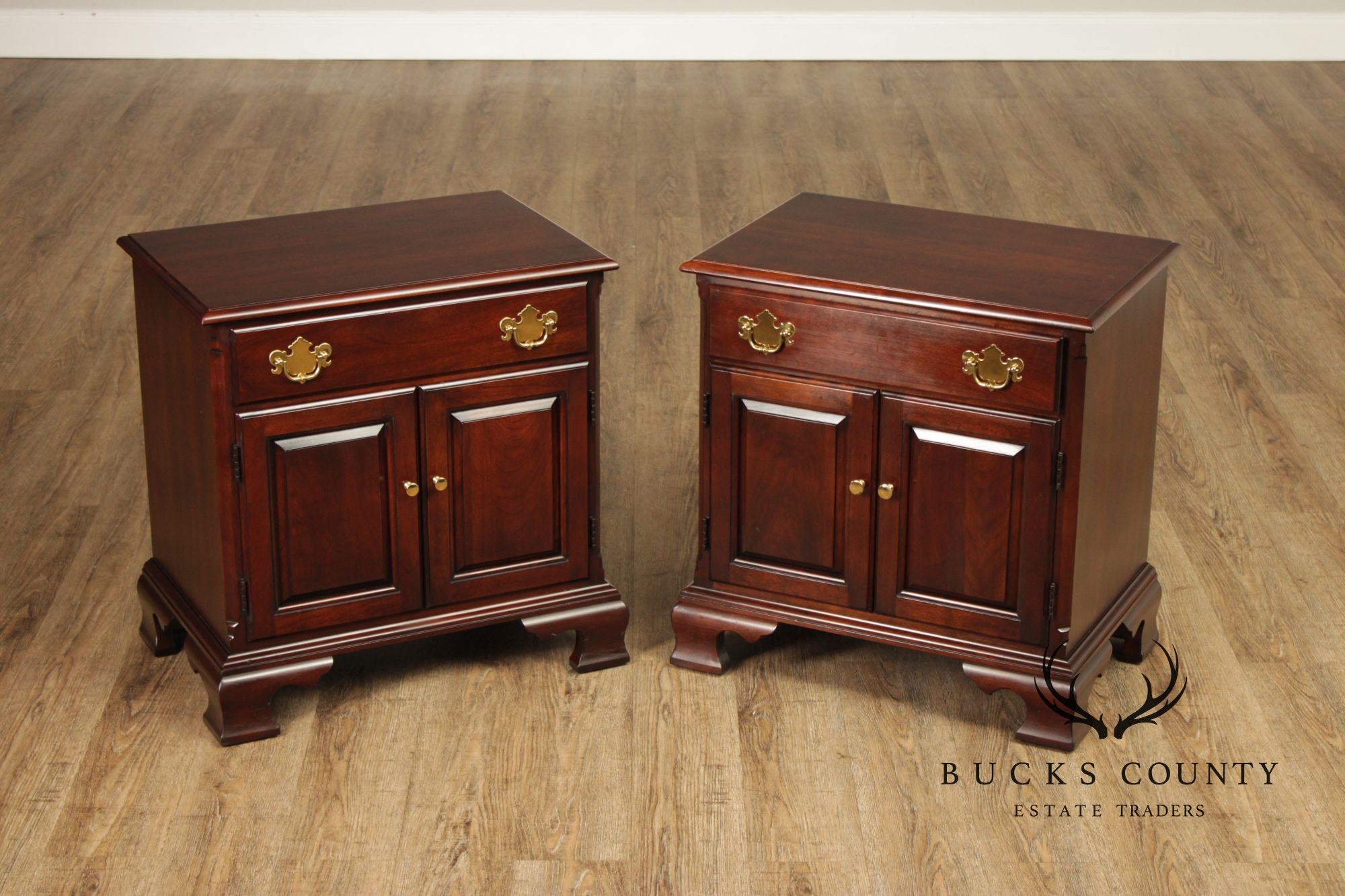 Statton Pair Of Old Towne Cherry Nightstands