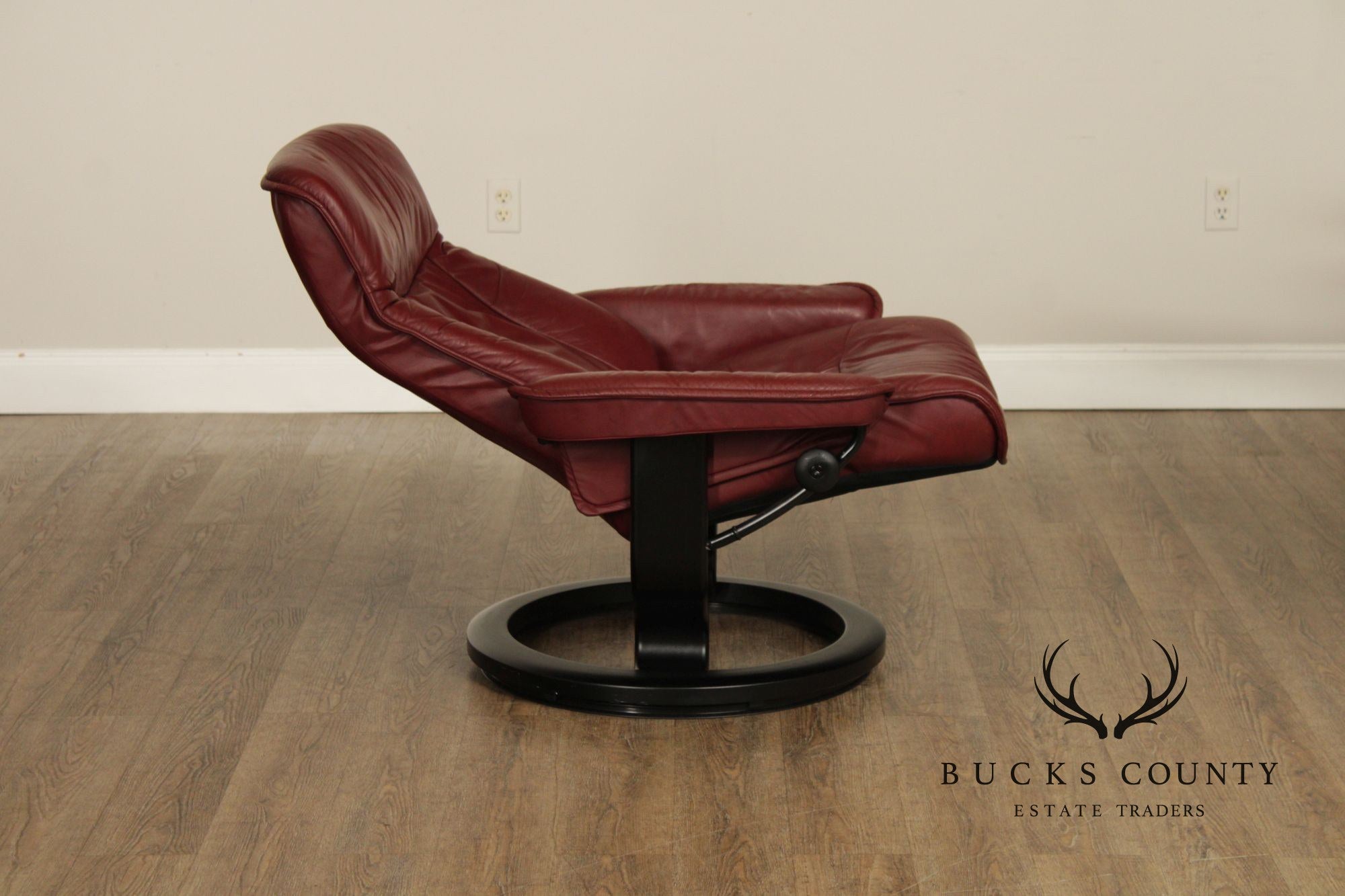 Ekornes Stressless Leather Recliner With Ottoman