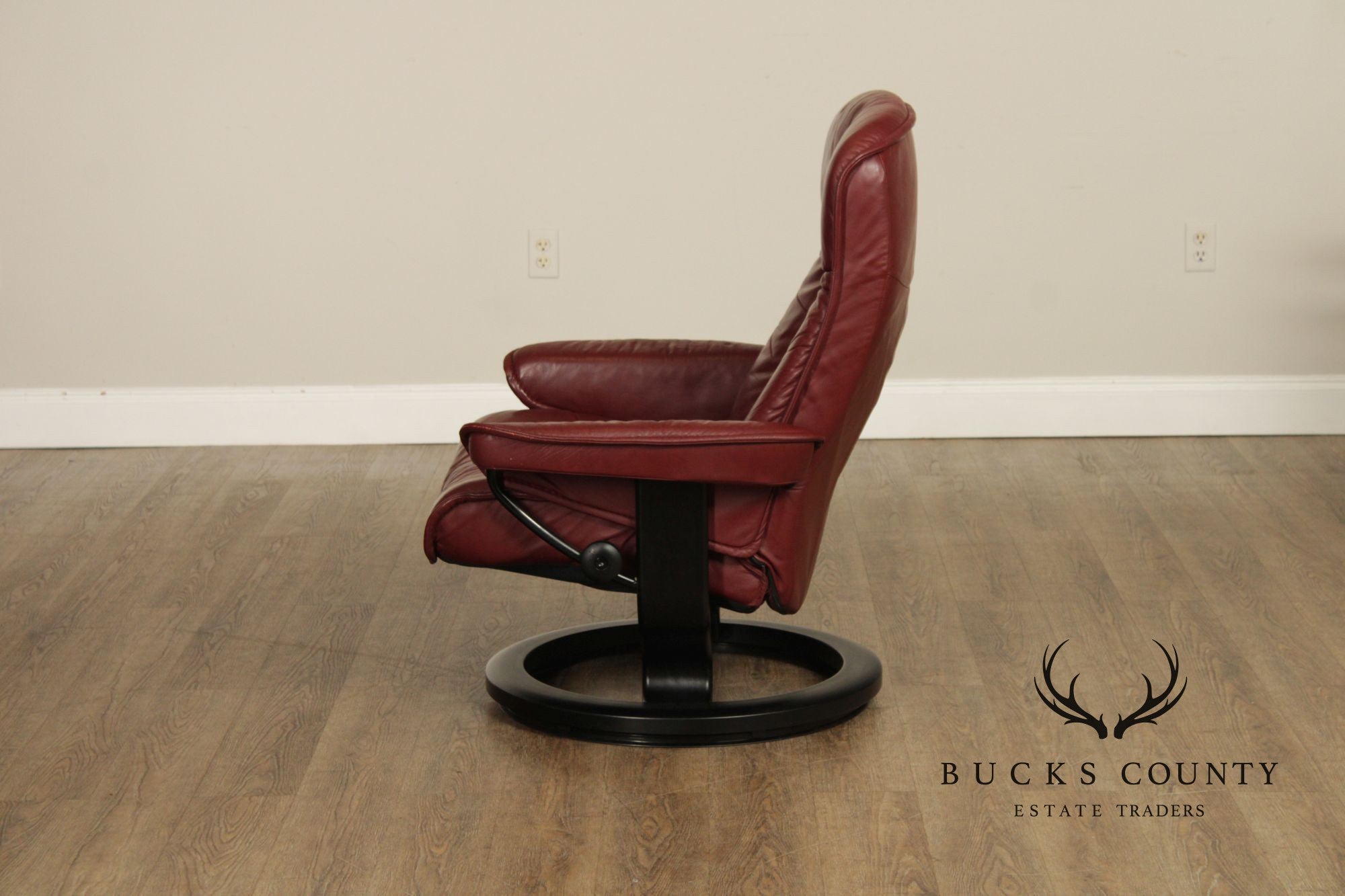 Ekornes Stressless Leather Recliner With Ottoman