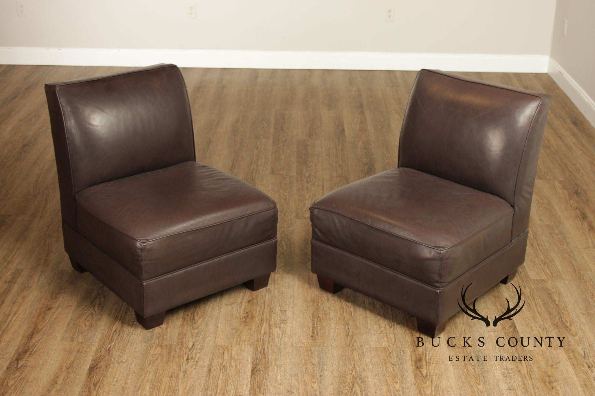 Contemporary Pair Of Brown Leather Upholstered Slipper Lounge Chairs