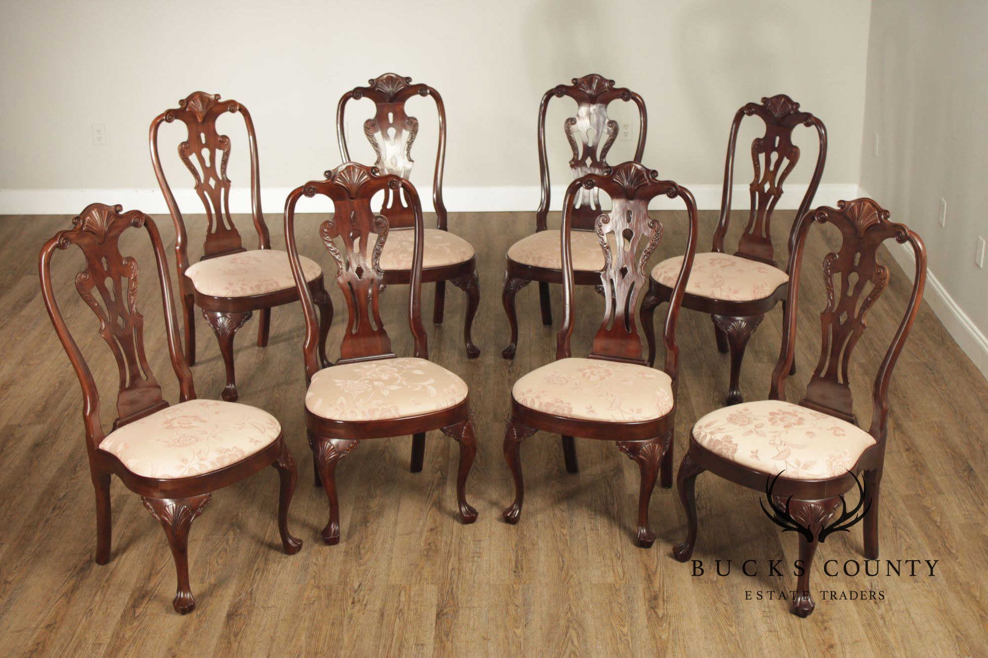 Henredon Rittenhouse Square Collection Queen Anne Style Set of Eight Mahogany Dining Chairs