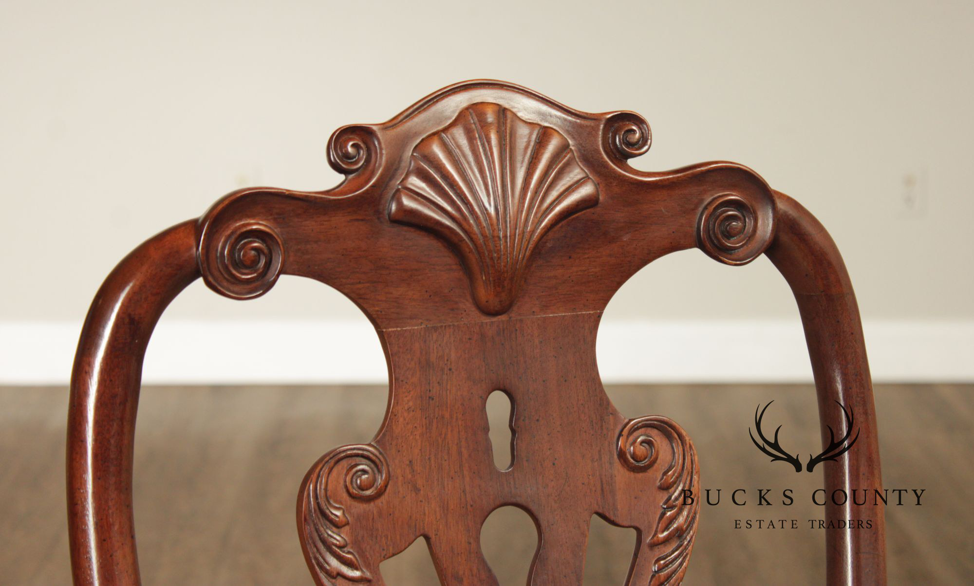 Henredon Rittenhouse Square Collection Queen Anne Style Set of Eight Mahogany Dining Chairs