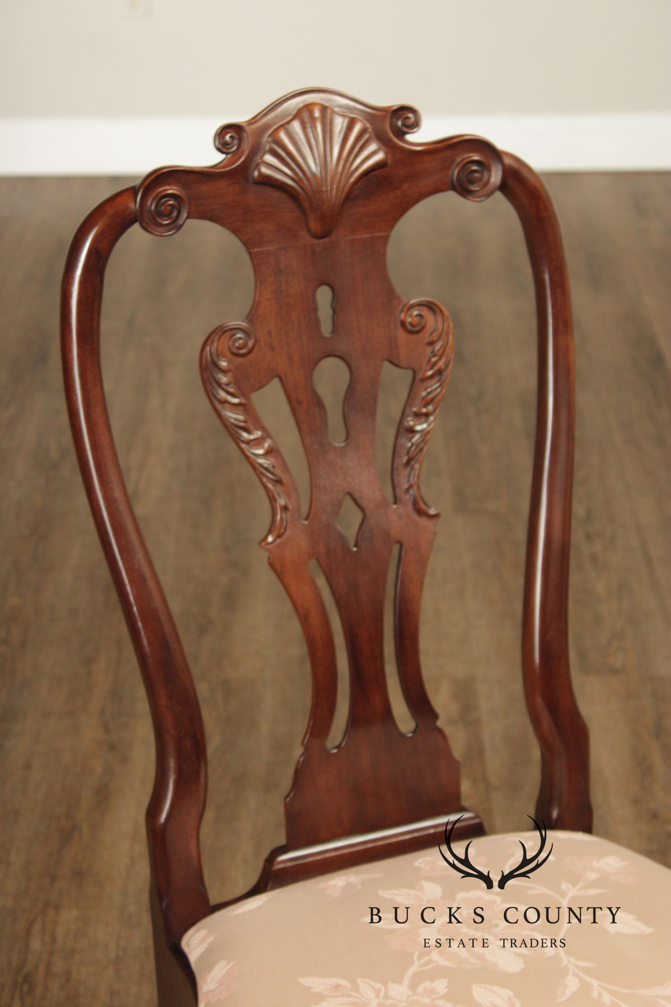 Henredon Rittenhouse Square Collection Queen Anne Style Set of Eight Mahogany Dining Chairs